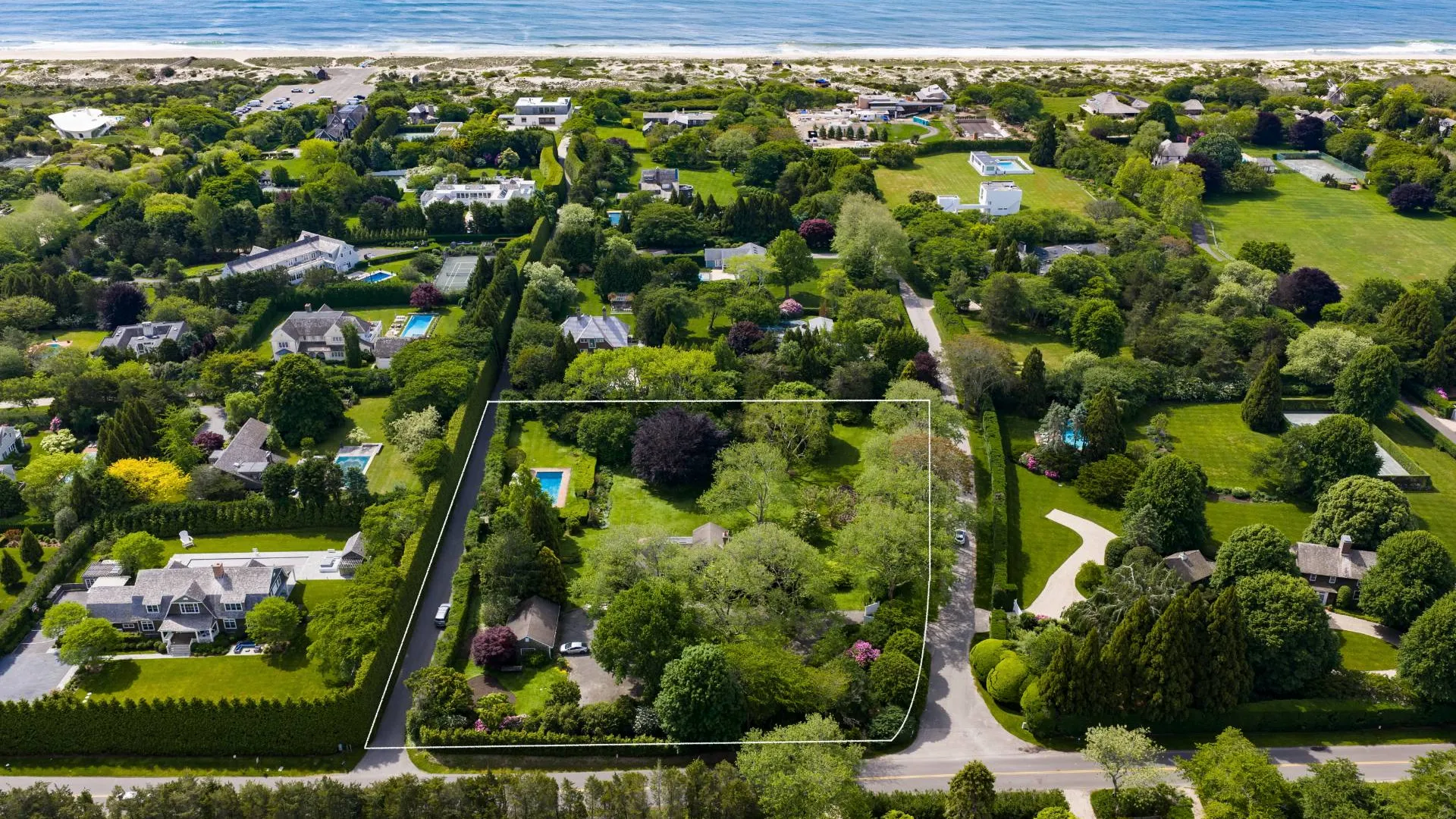 Property at 5 Spaeth Lane, East Hampton, NY 11937 25