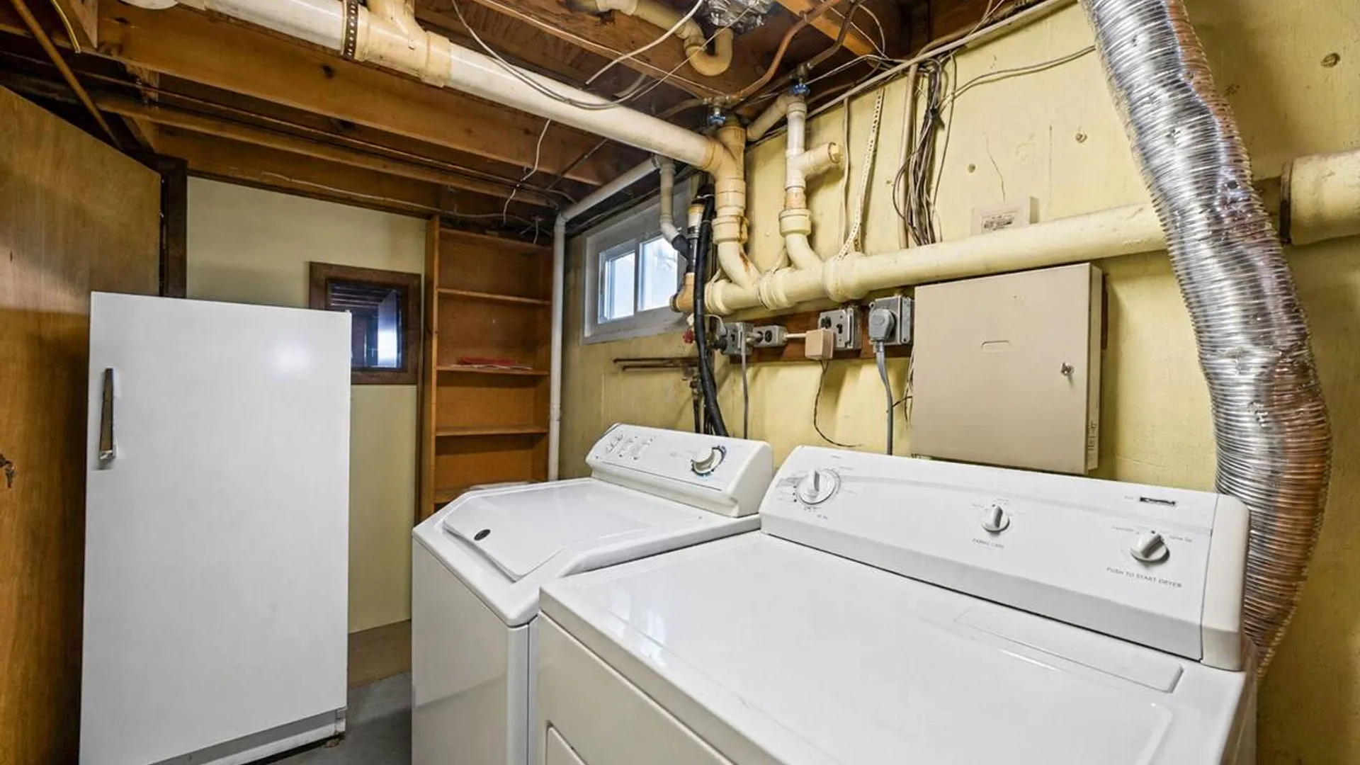 Property at 66 Henry Avenue, Babylon, NY 11702 27