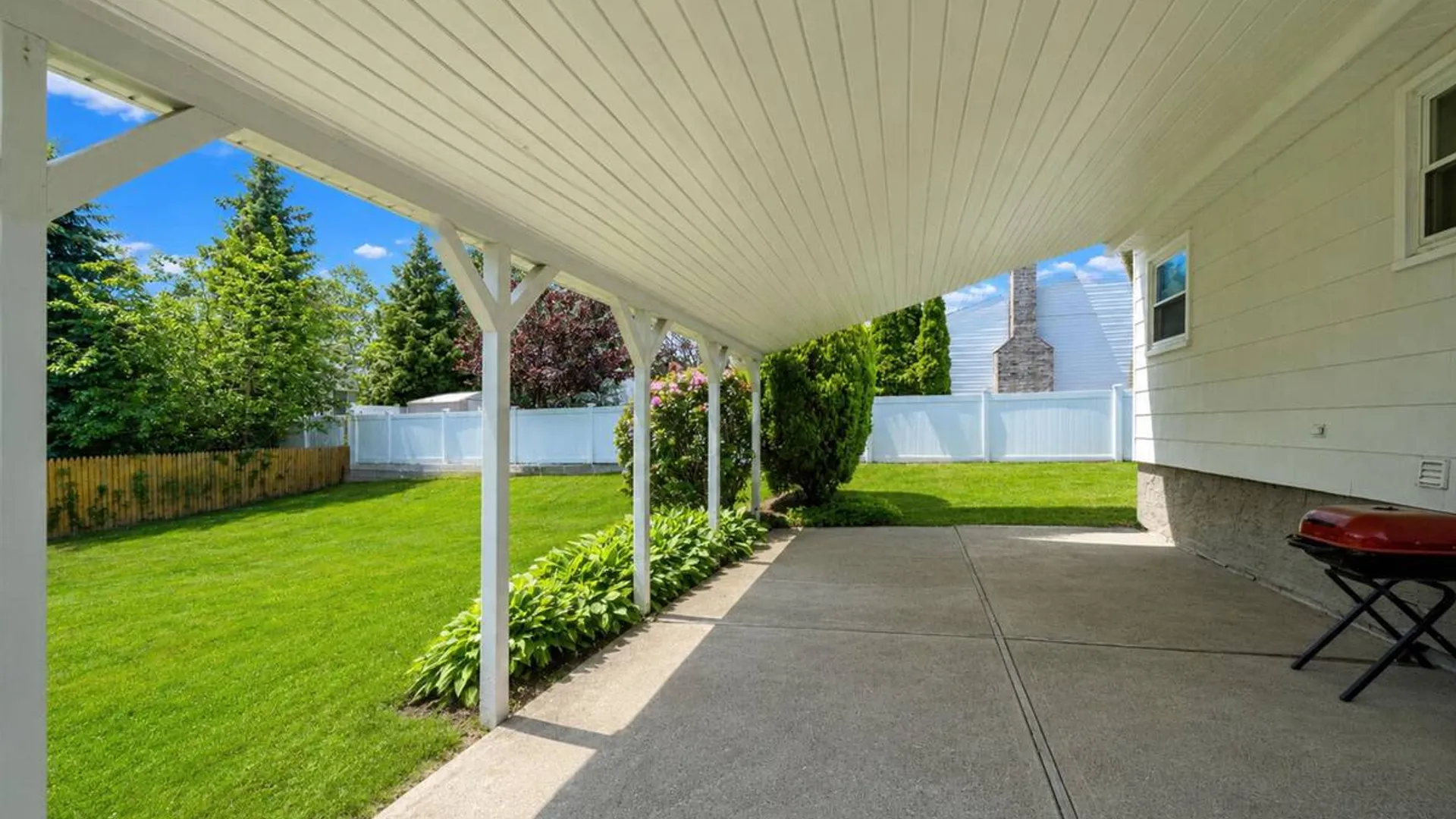 Property at 66 Henry Avenue, Babylon, NY 11702 4