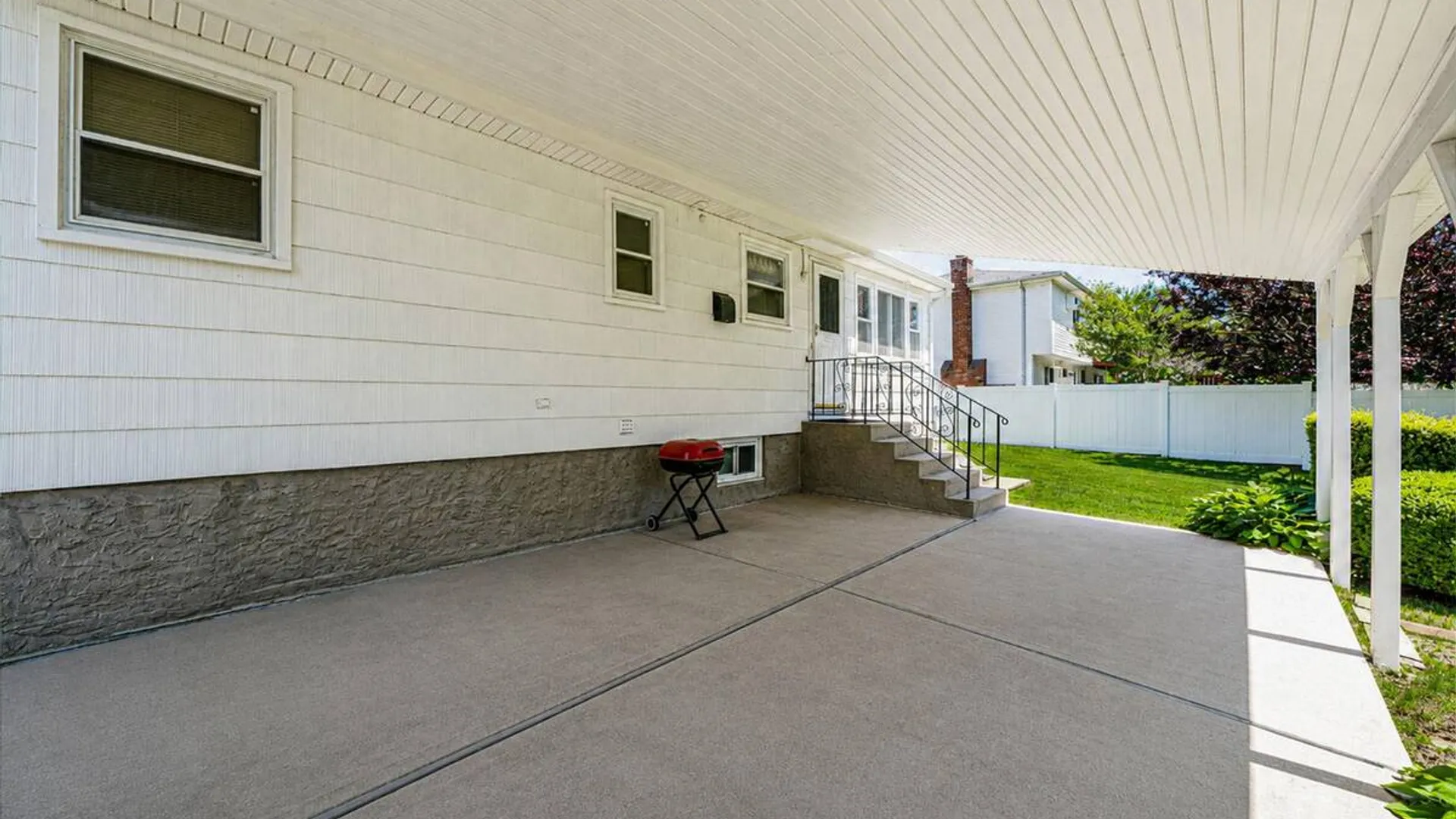 Property at 66 Henry Avenue, Babylon, NY 11702 5