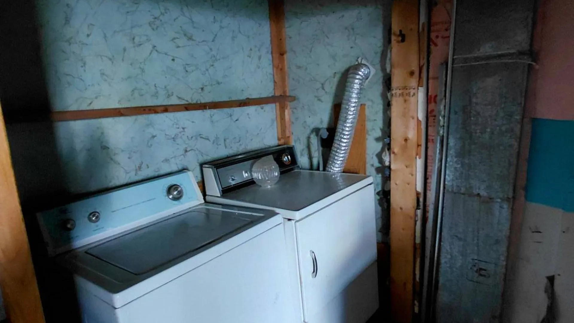 Property at 11 Oakland Ave, Gloversville, NY 12078 25