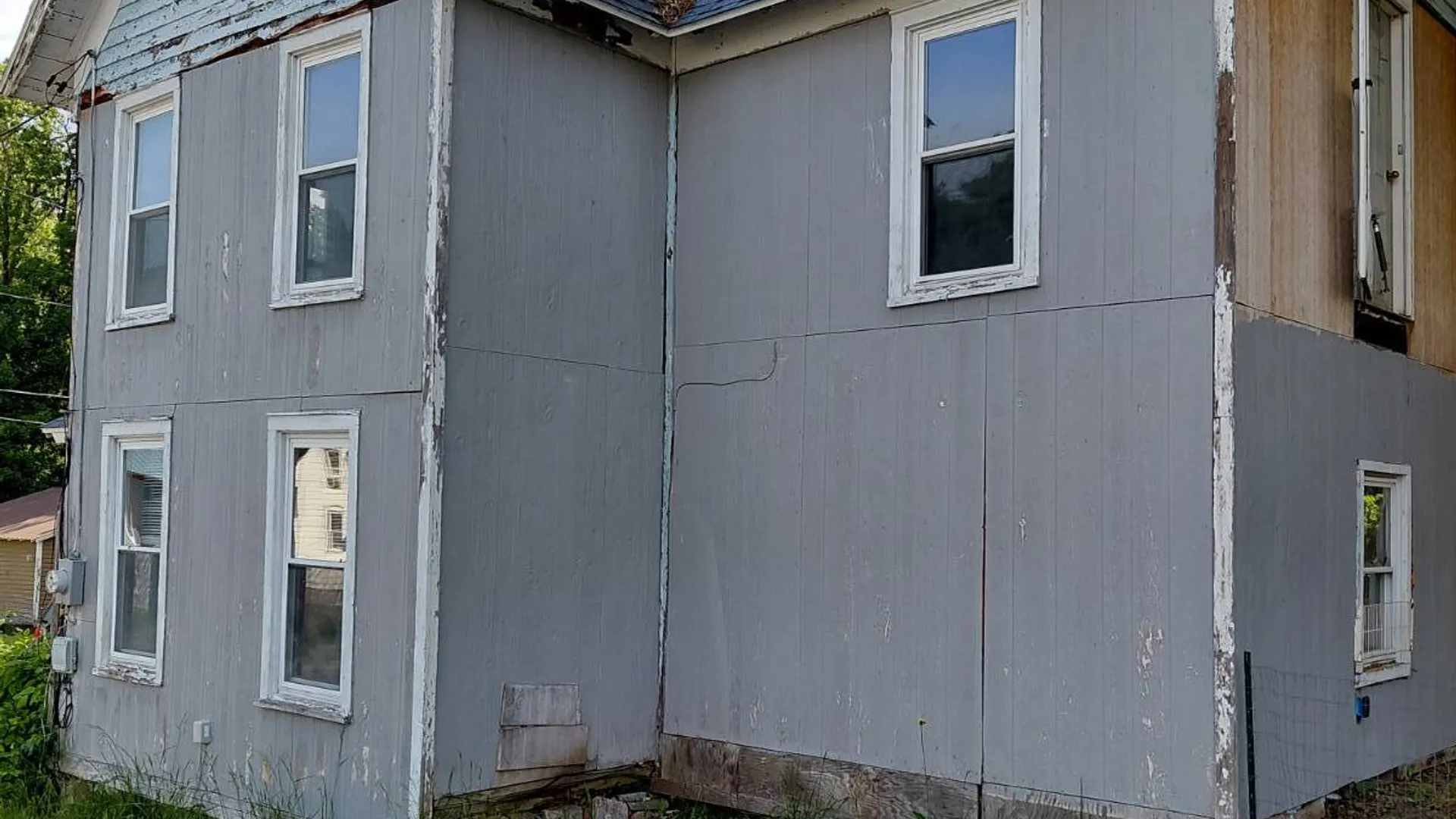 Property at 11 Oakland Ave, Gloversville, NY 12078 36