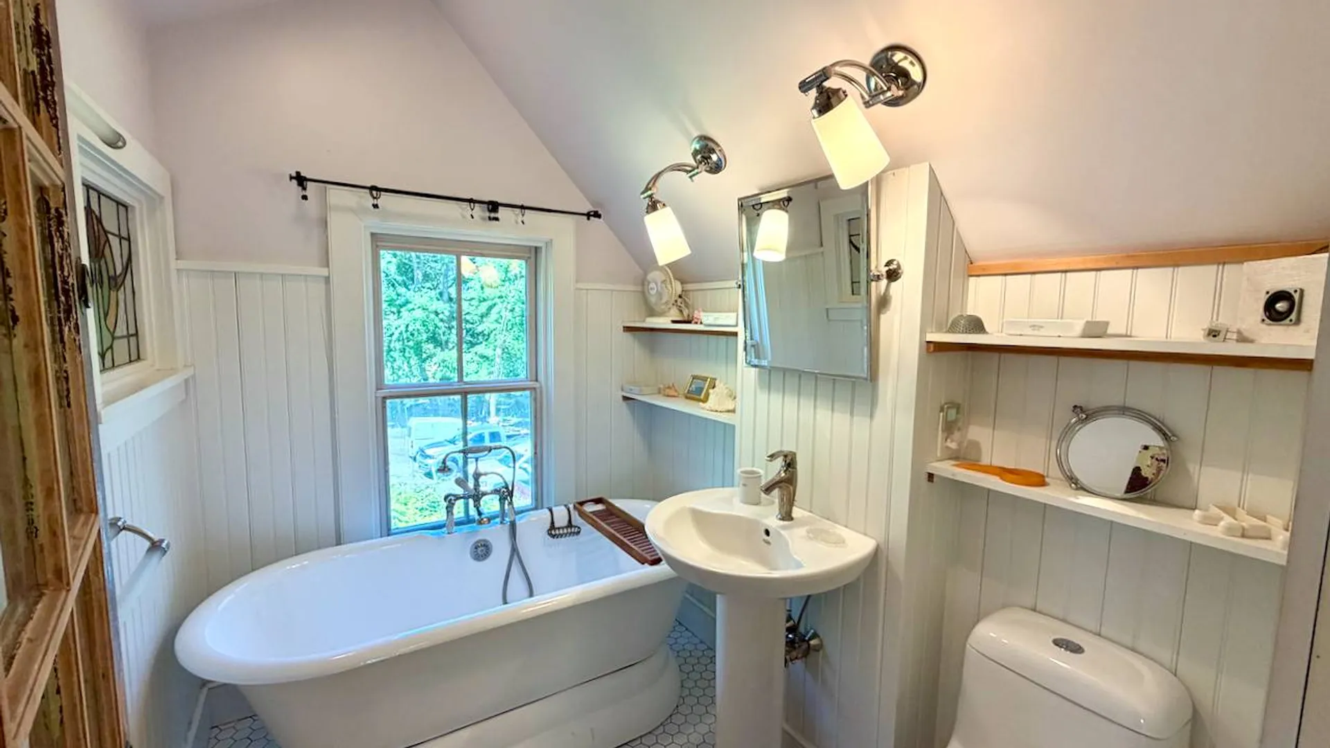 Property at 26 New York Ave, Shelter Island Heights, NY 11965 17