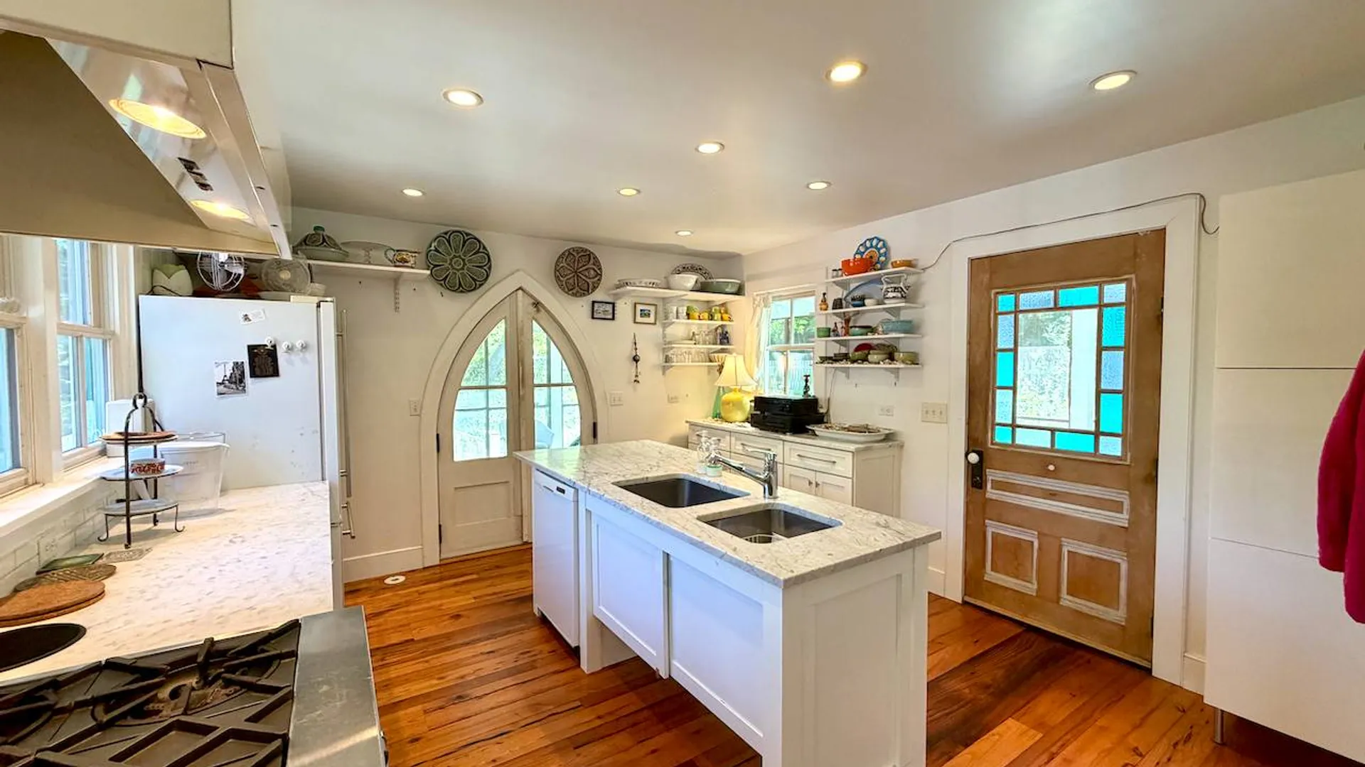 Property at 26 New York Ave, Shelter Island Heights, NY 11965 7