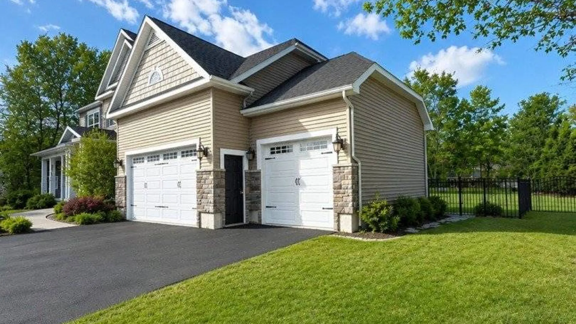 Property at 1012 Gideon Trce, Schenectady, NY 12302 3