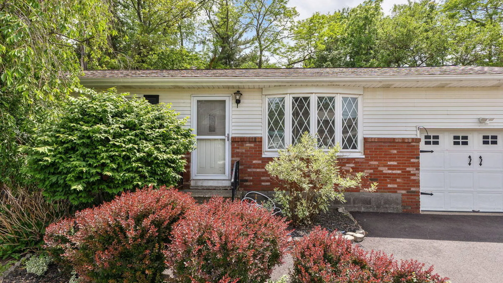 Property at 102 Evans Road, Rotterdam, NY 12306 4