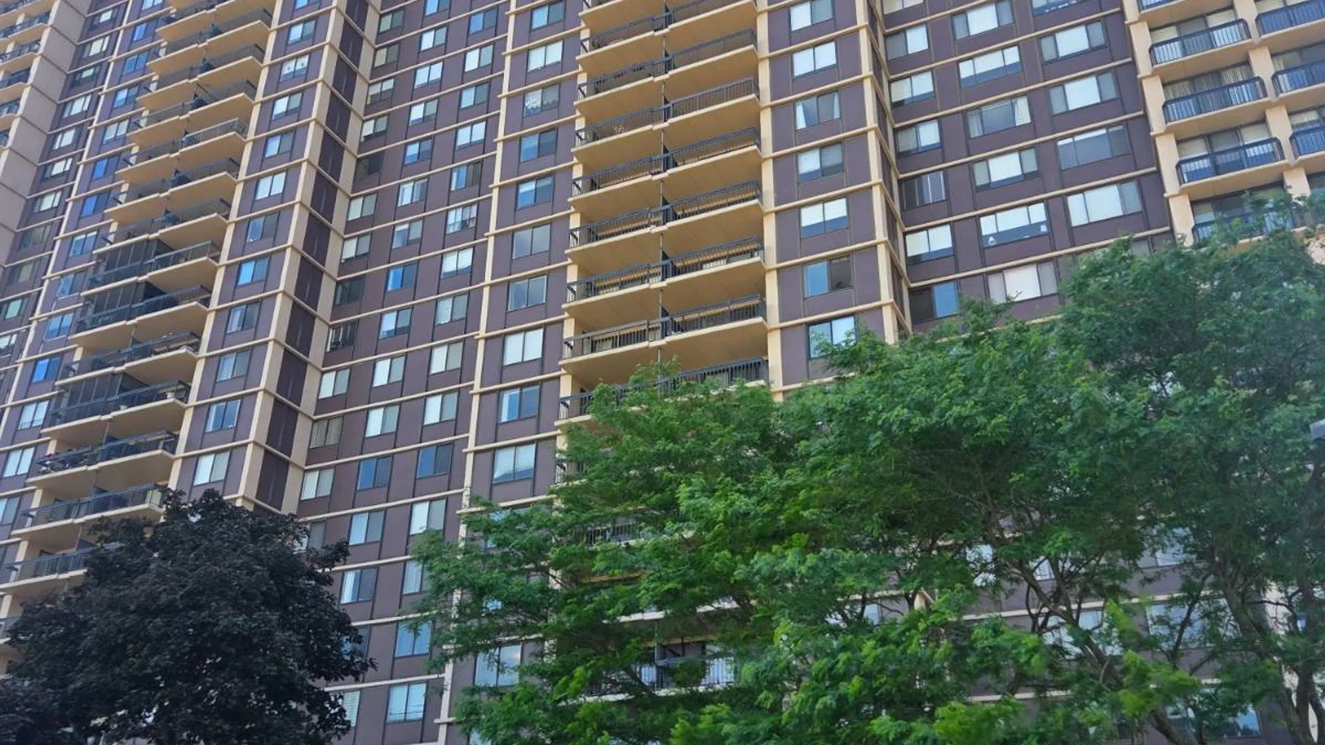 Property at 27110 Grand Central Pkwy, Floral Park, NY 11005 2