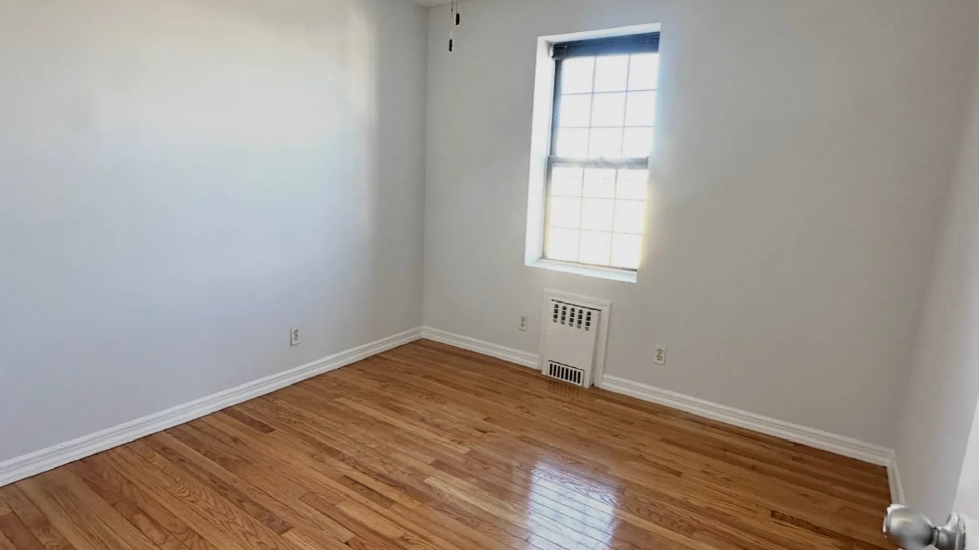 Property at 890 Beech St, Long Beach, NY 11561 4