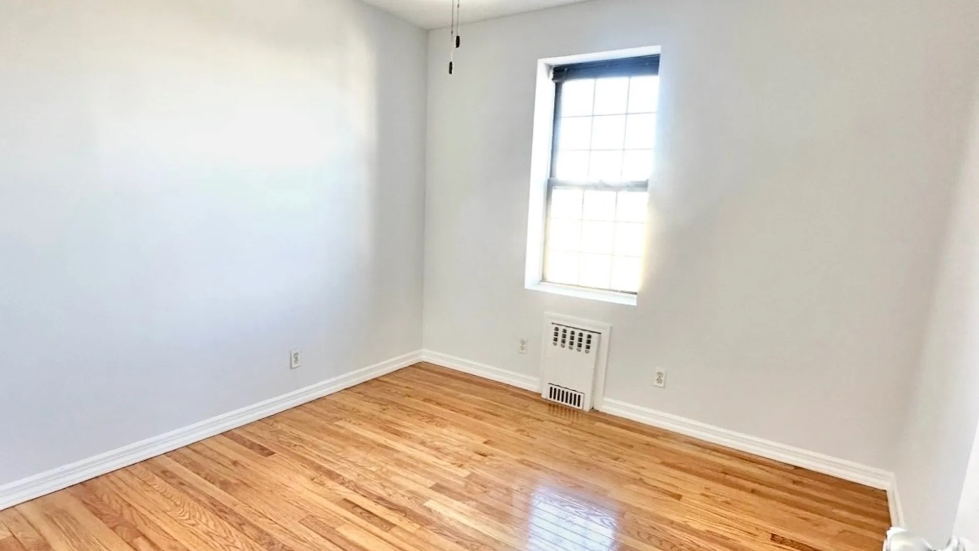 Property at 890 Beech St, Long Beach, NY 11561 5