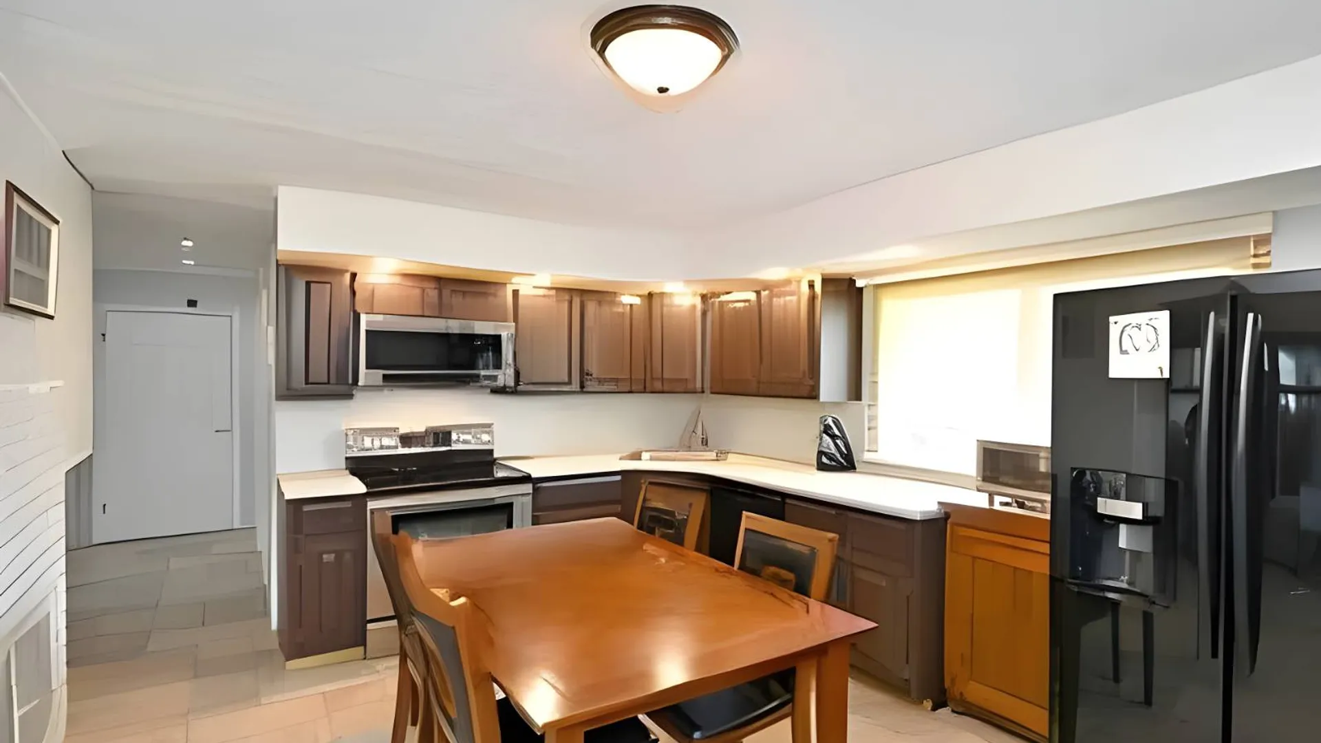 Property at 5 Walters Avenue, Syosset, NY 11791 2