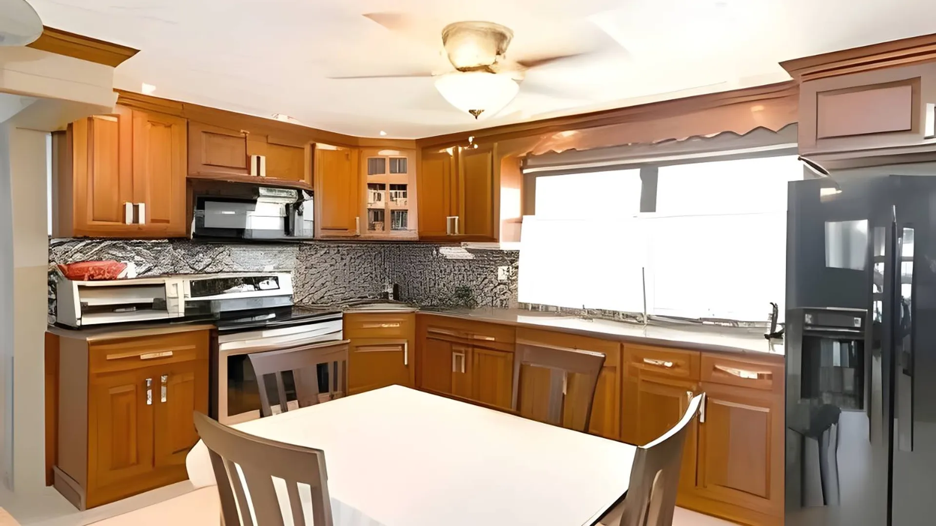 Property at 5 Walters Avenue, Syosset, NY 11791 3