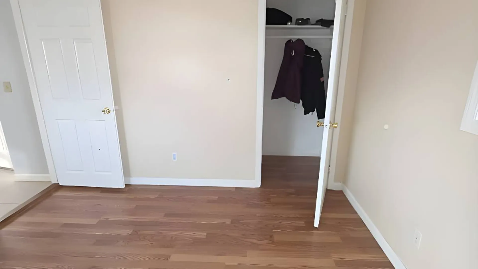 Property at 5 Walters Avenue, Syosset, NY 11791 6