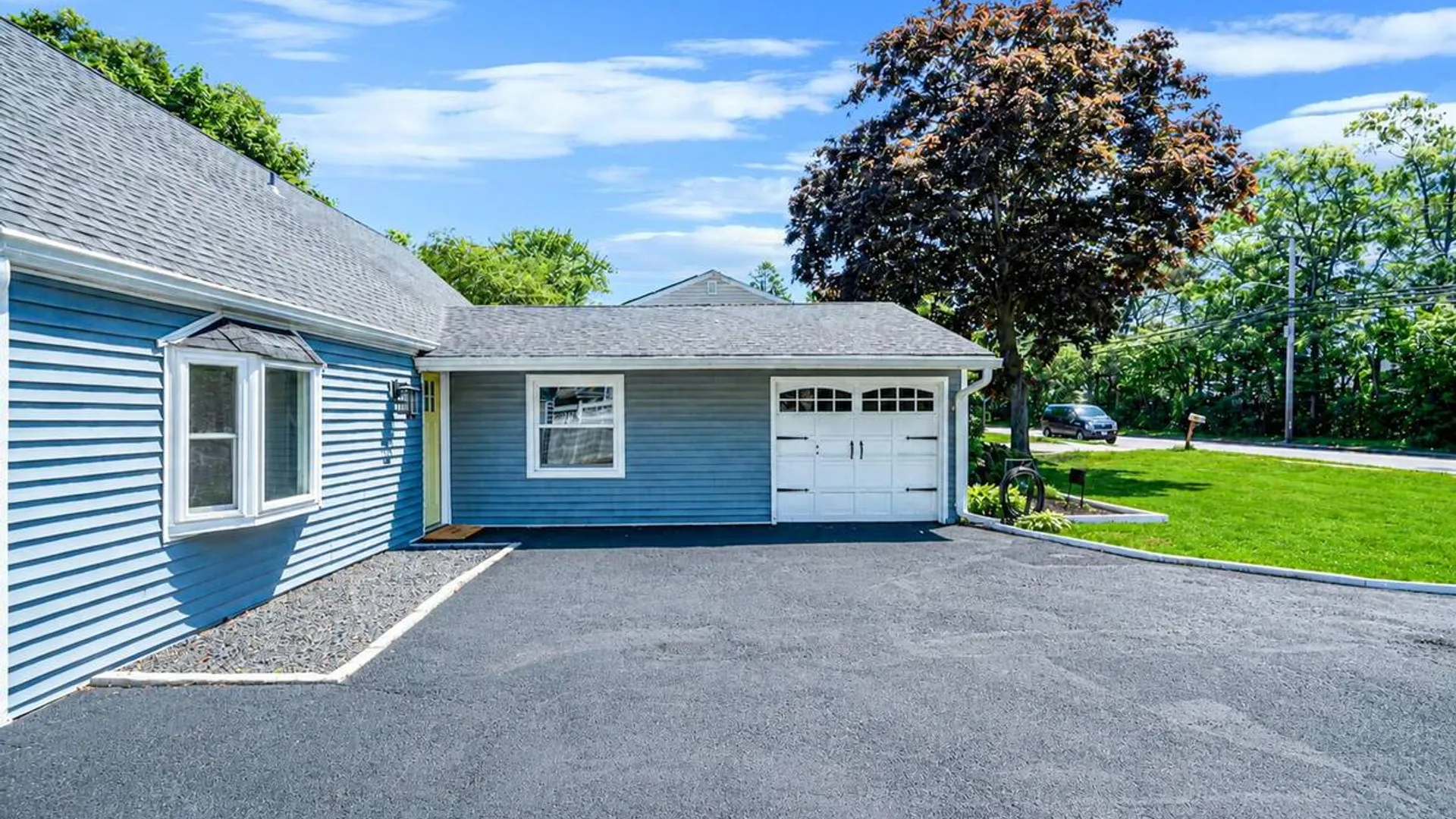 Property at 457 Peconic Street, Ronkonkoma, NY 11779 3