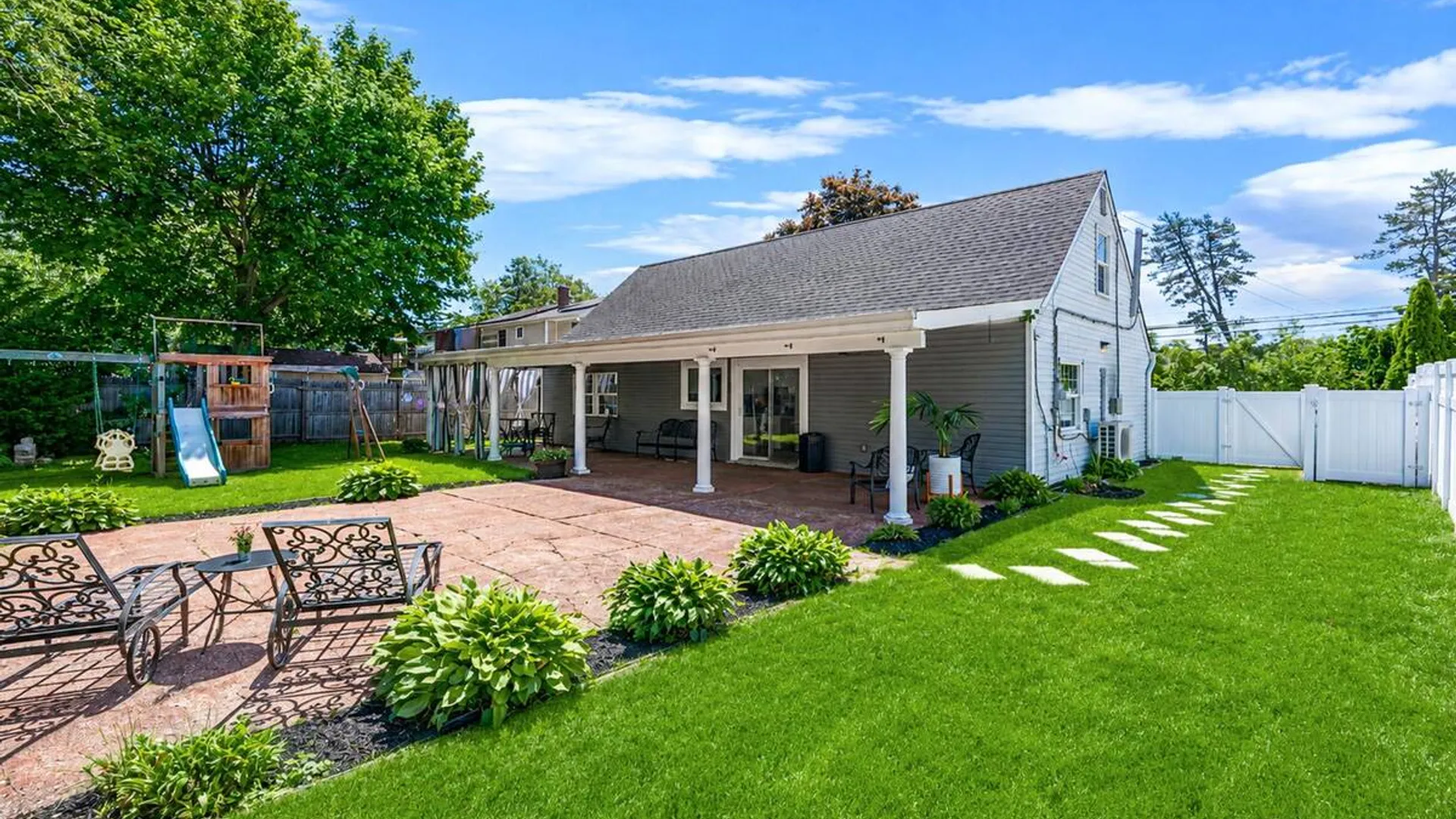 Property at 457 Peconic Street, Ronkonkoma, NY 11779 26