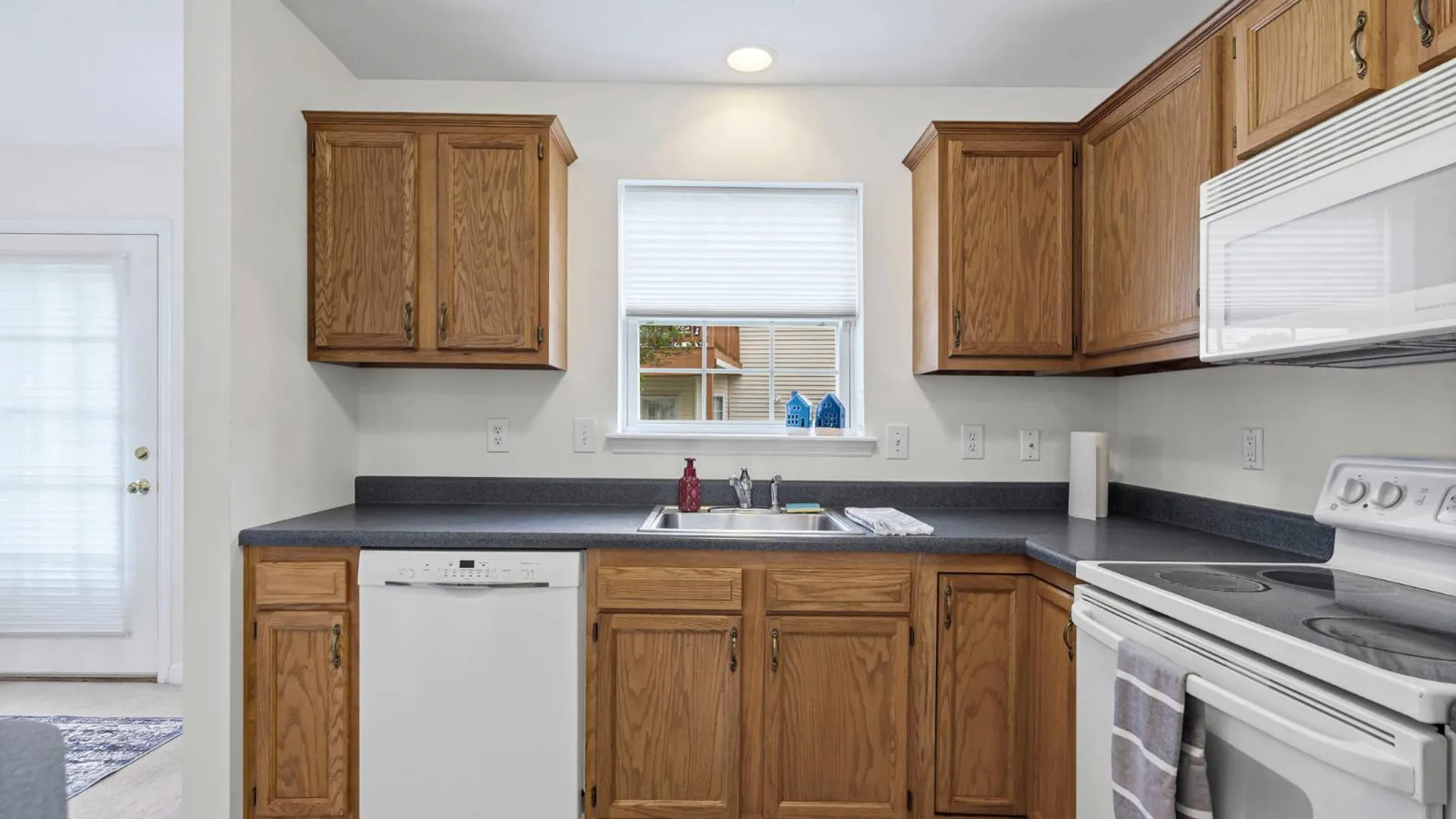 Property at 43 Morning Glory Way, Schenectady, NY 12306 17
