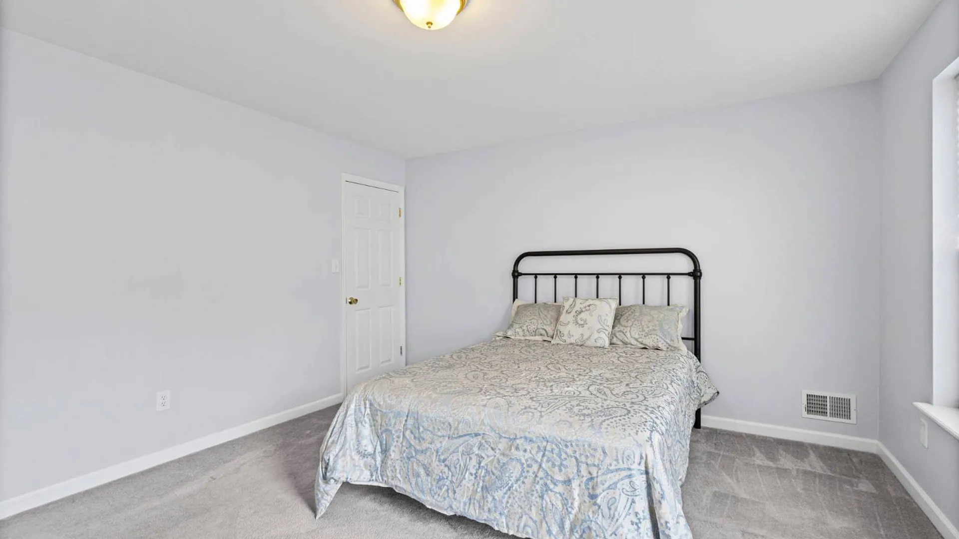 Property at 43 Morning Glory Way, Schenectady, NY 12306 32