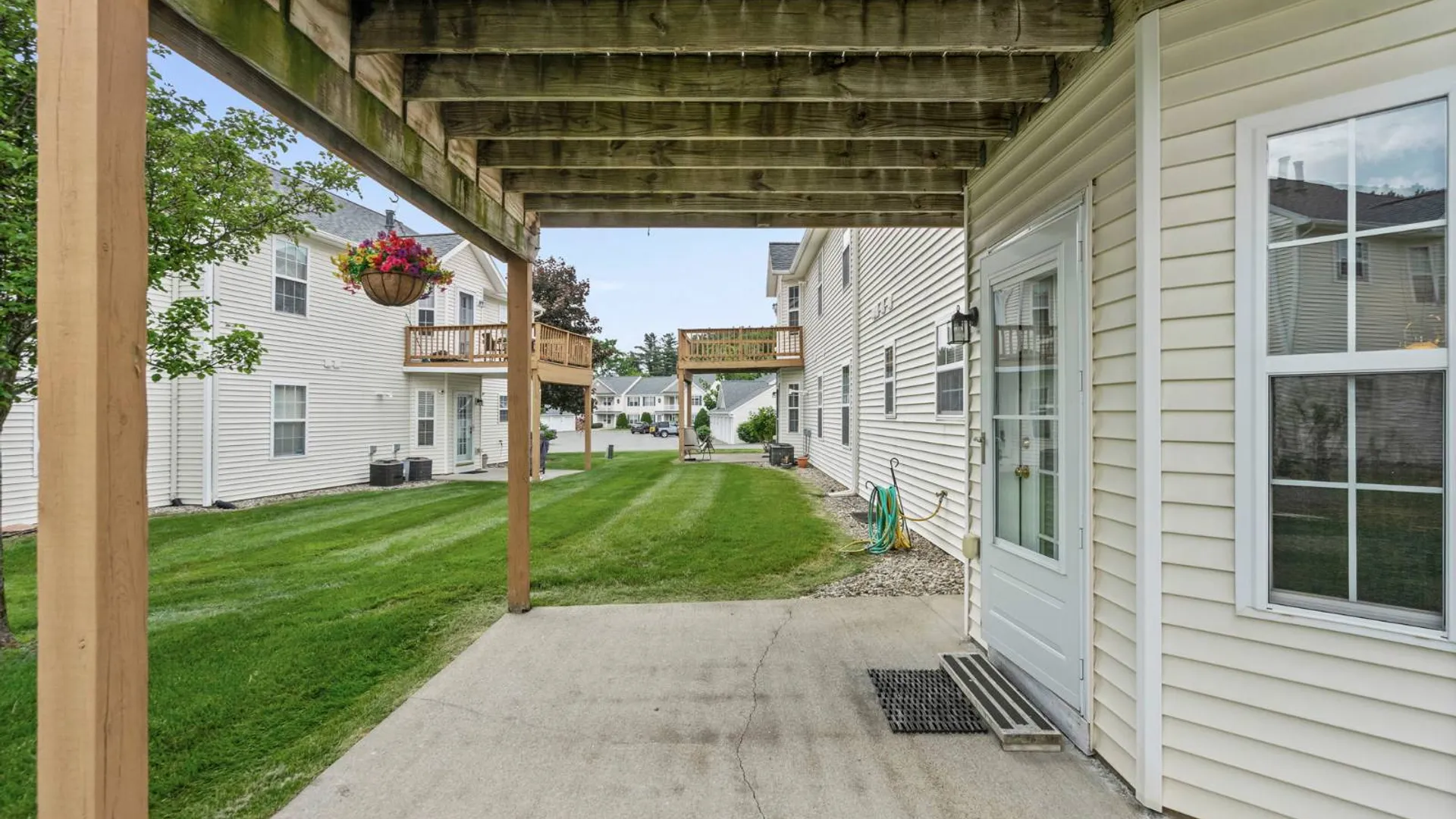 Property at 43 Morning Glory Way, Schenectady, NY 12306 40