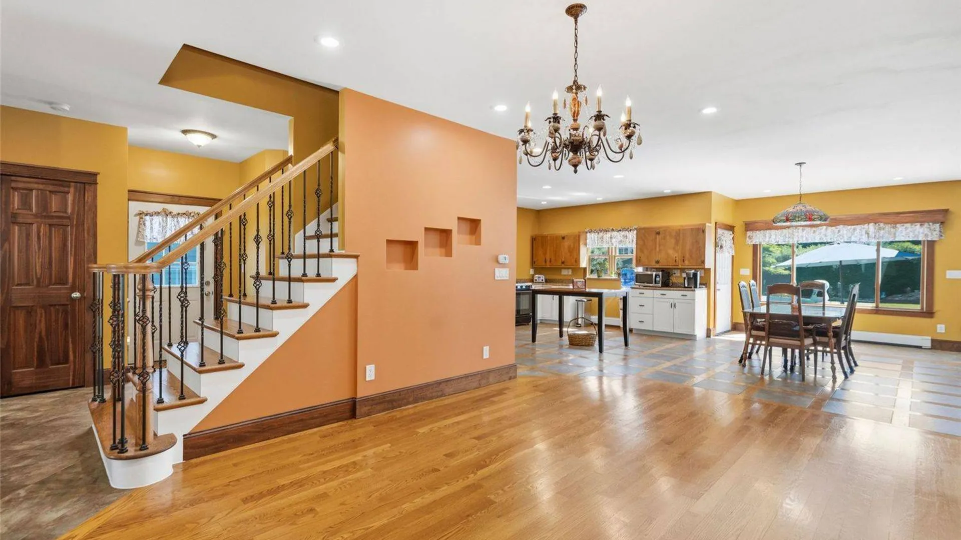 Property at 2185 Sycamore Ave, Ronkonkoma, NY 11779 17