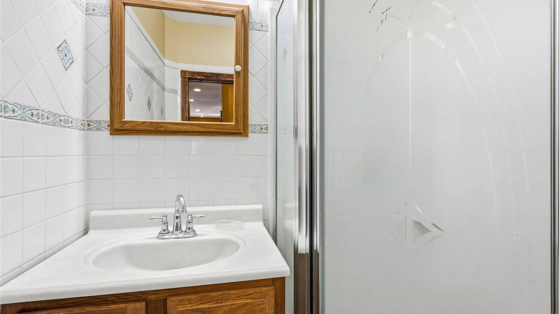 Property at 2185 Sycamore Ave, Ronkonkoma, NY 11779 29
