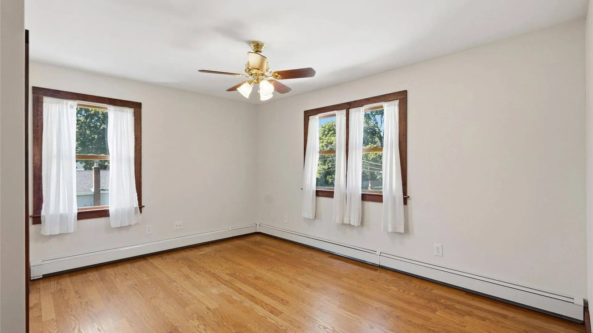 Property at 2185 Sycamore Ave, Ronkonkoma, NY 11779 34