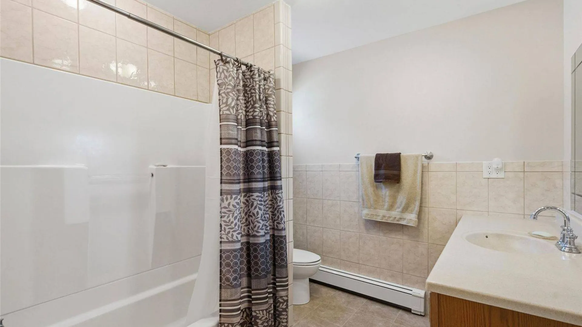 Property at 2185 Sycamore Ave, Ronkonkoma, NY 11779 38