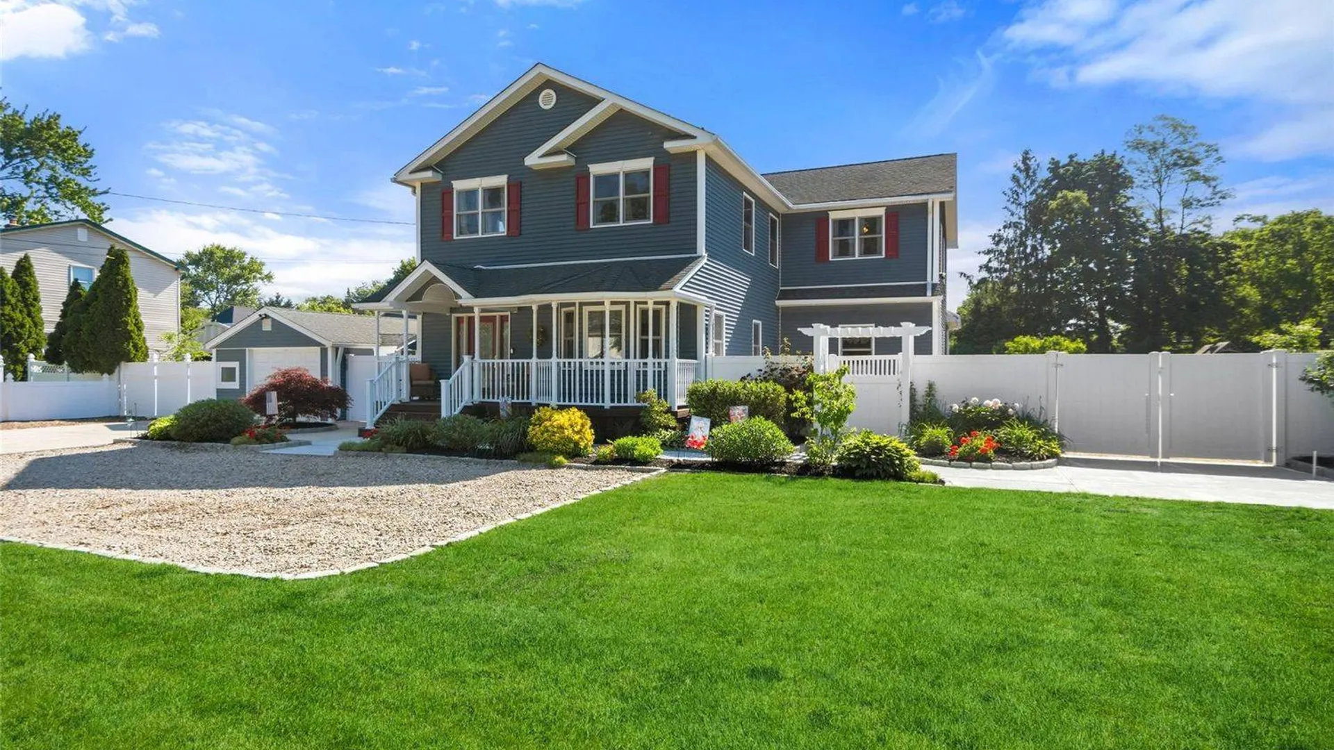 Property at 2185 Sycamore Ave, Ronkonkoma, NY 11779 44