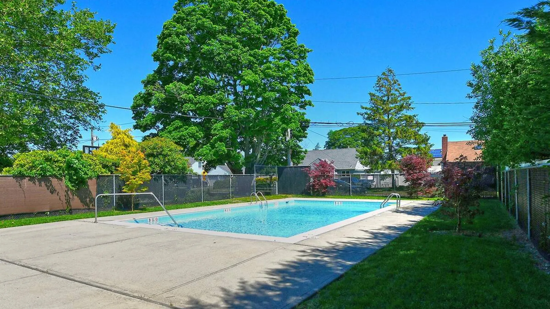 Property at 172 Edmunton Drive, North Babylon, NY 11703 15