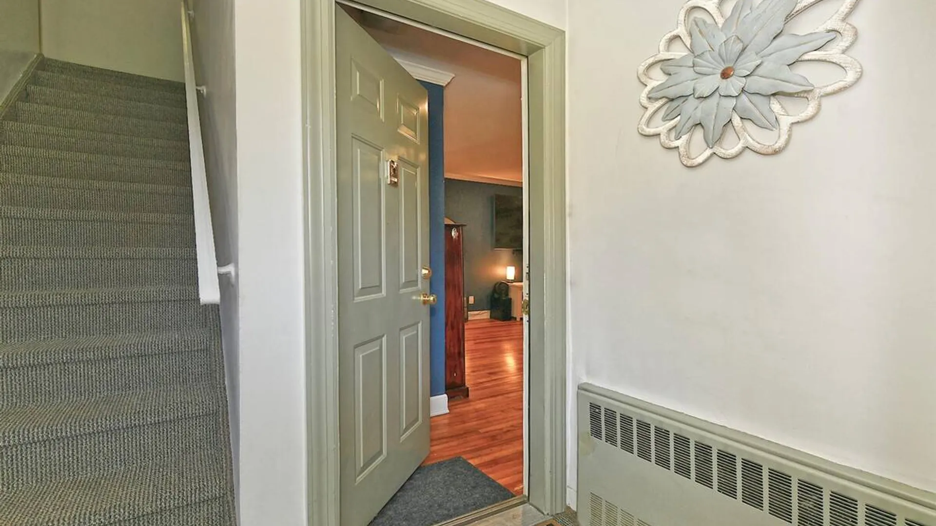 Property at 172 Edmunton Drive, North Babylon, NY 11703 3