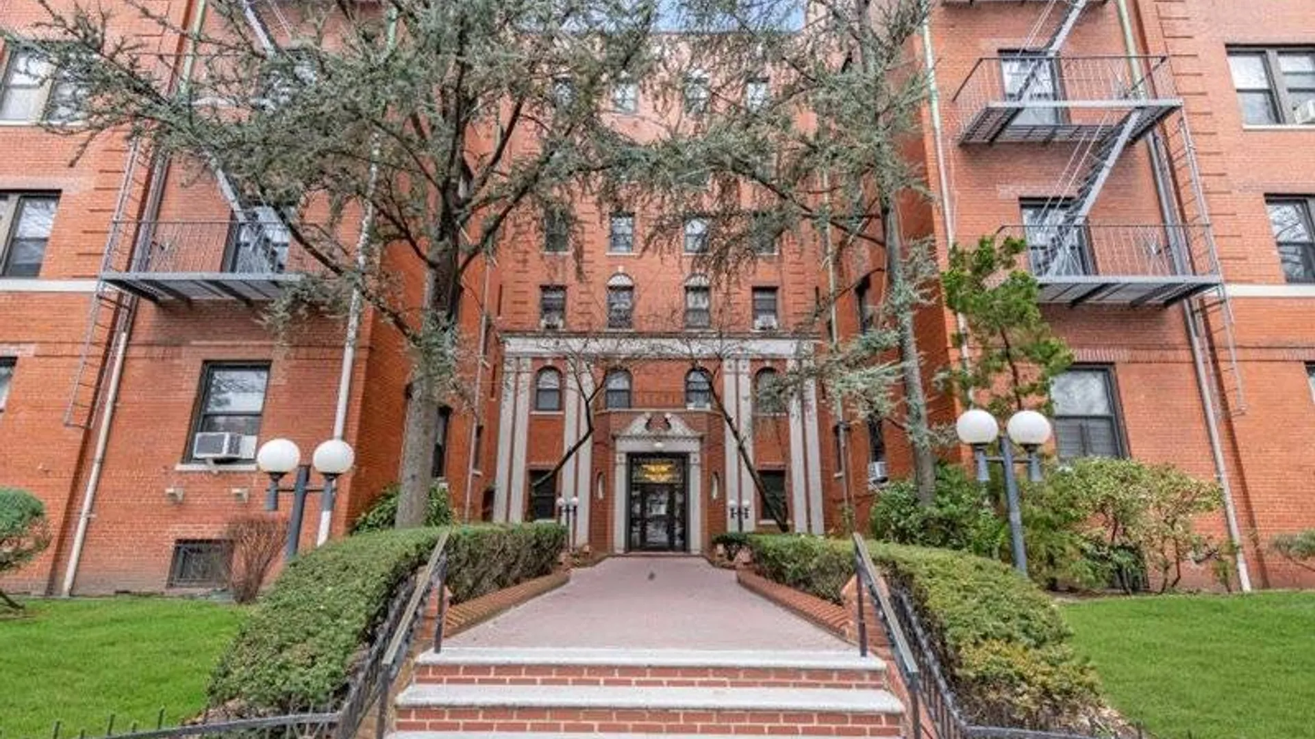 Property at 300 Ocean Parkway, Brooklyn, NY 11218 18