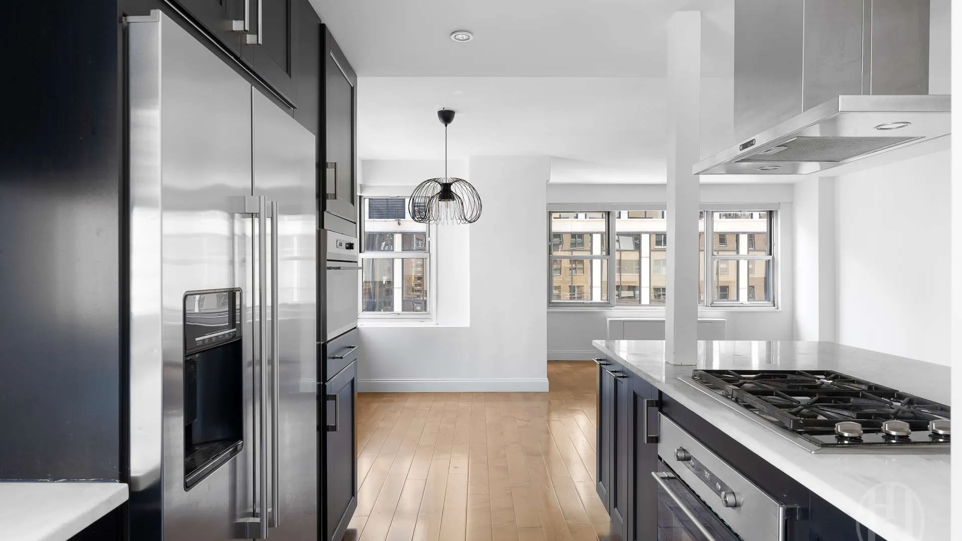Property at 77 West 55th Street, New York, NY 10019 4