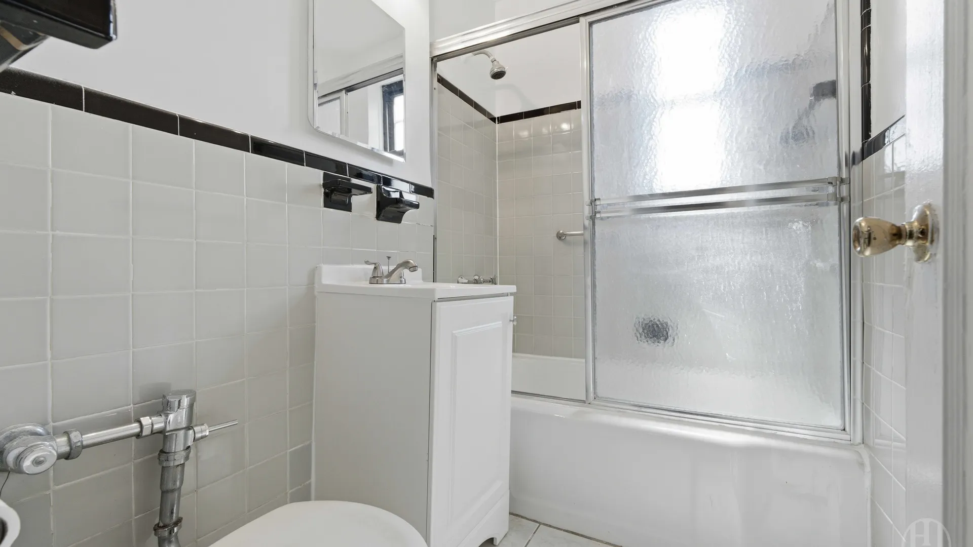 Property at 37 -27 86th St, Queens, NY 11372 3