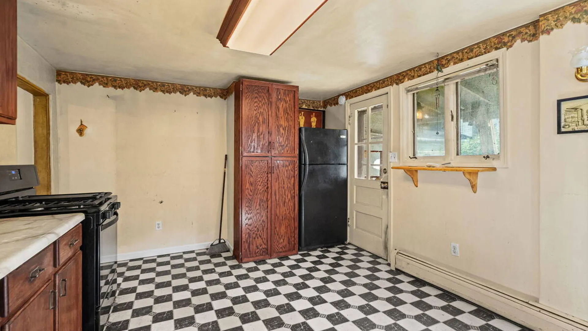 Property at 13 Sand Street, Albany, NY 12209 12