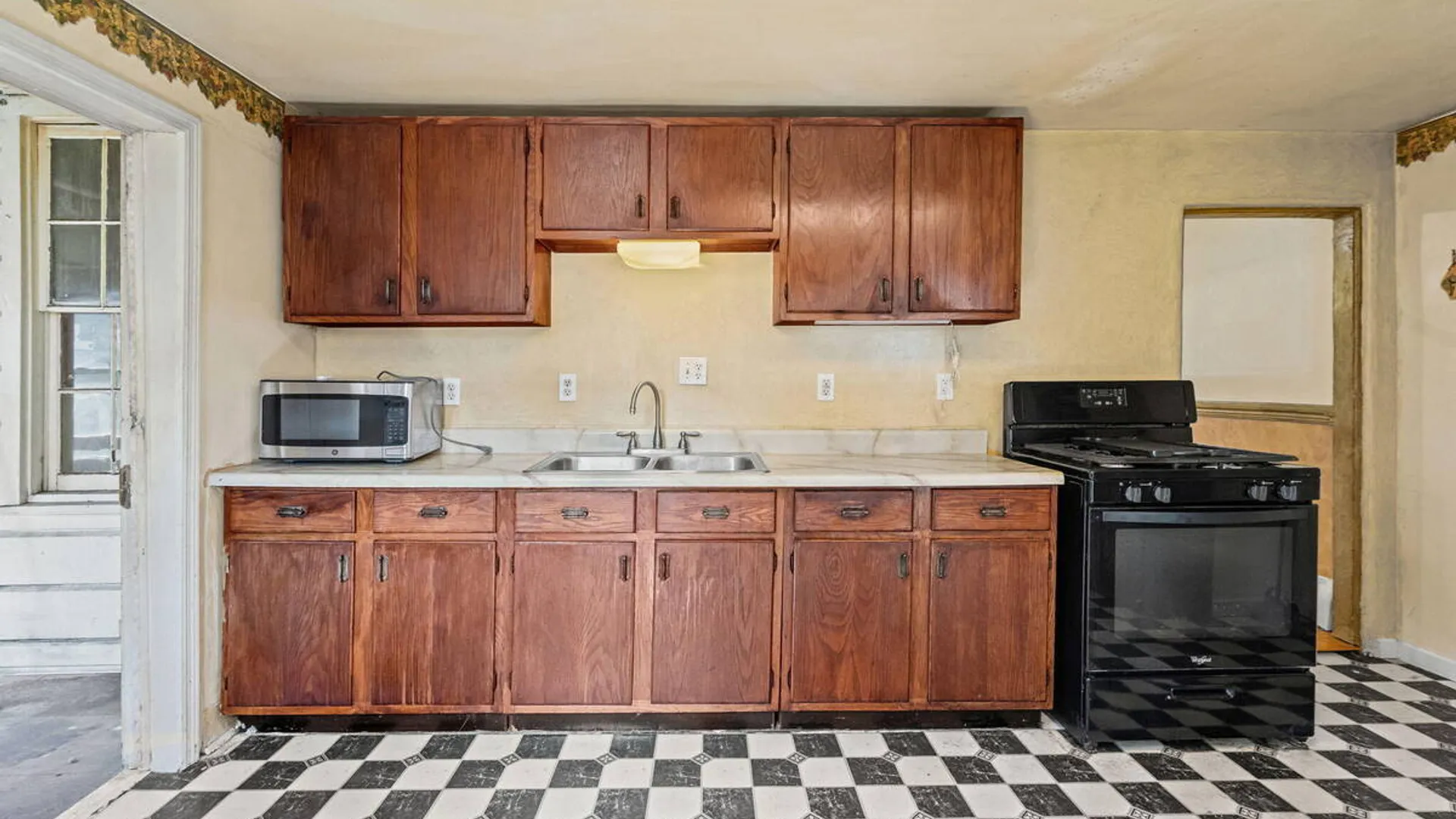 Property at 13 Sand Street, Albany, NY 12209 9