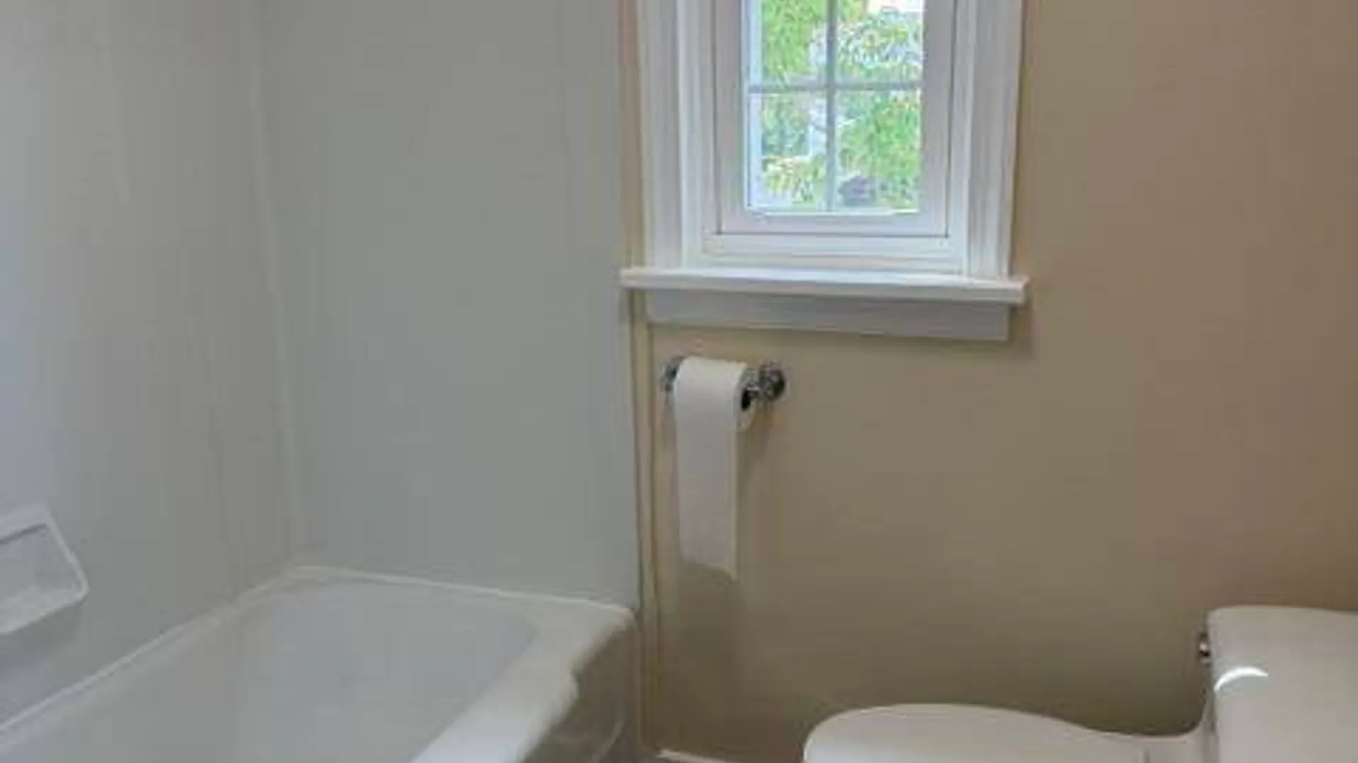 Property at 1366 Helderberg Avenue, Rotterdam, NY 12306 14