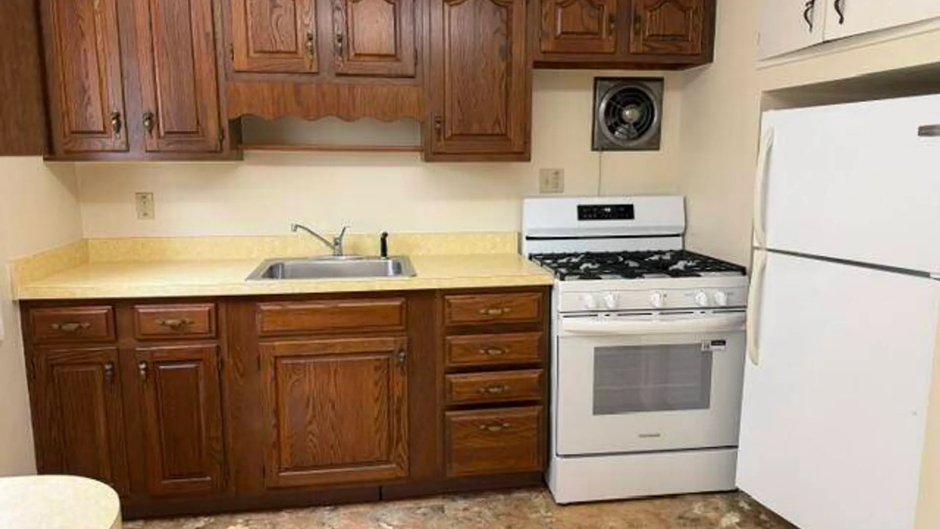 Property at 1366 Helderberg Avenue, Rotterdam, NY 12306 5