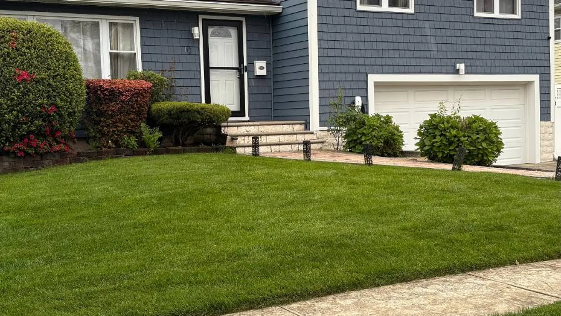 Property at 10 Cranberry Ln, Plainview, NY 11803 2