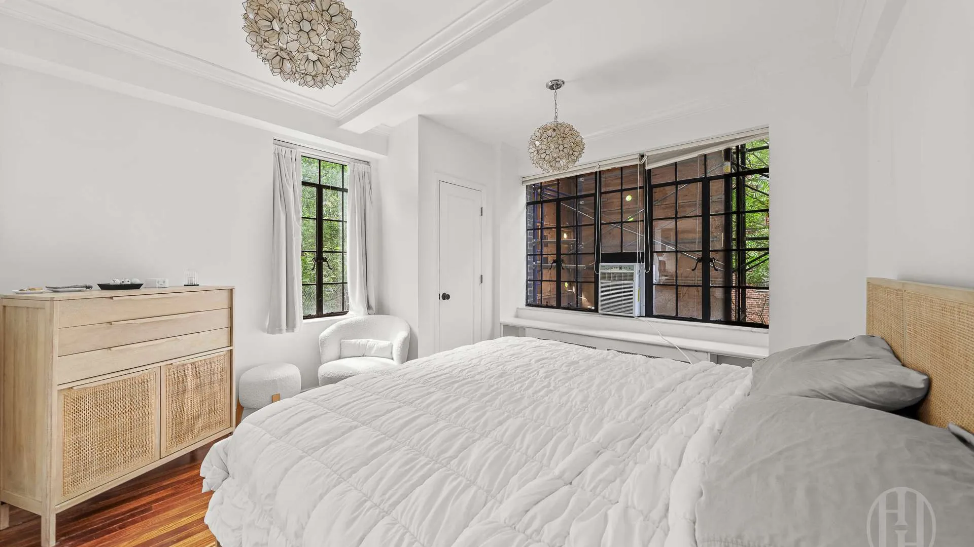 Property at 320 East 42nd Street, New York, NY 10017 2