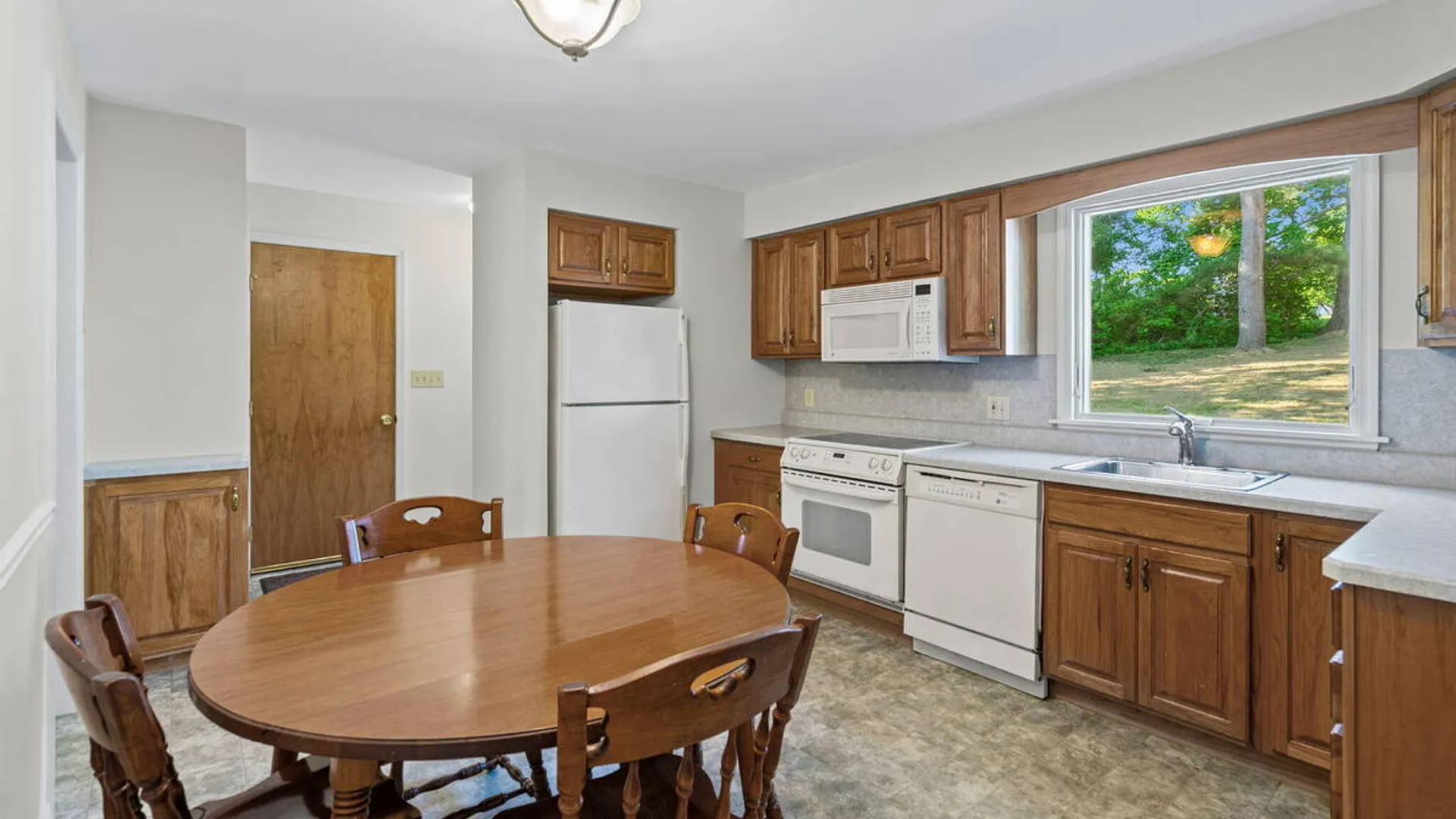 Property at 21 Laury Lane, Glenville, NY 12302 11