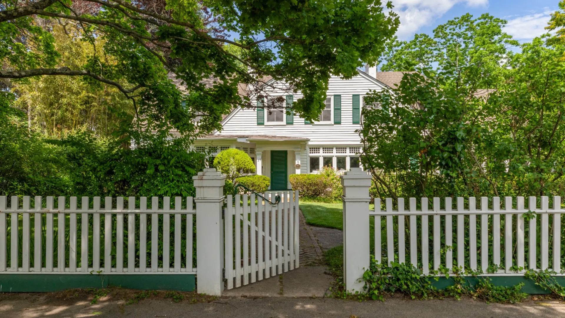 Property at 37 BELLPORT LANE, BELLPORT VILLAGE, NY 11713 9