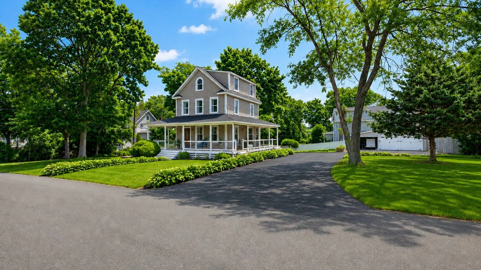 Property at 11 Gilbert St, Northport, NY 11768 33