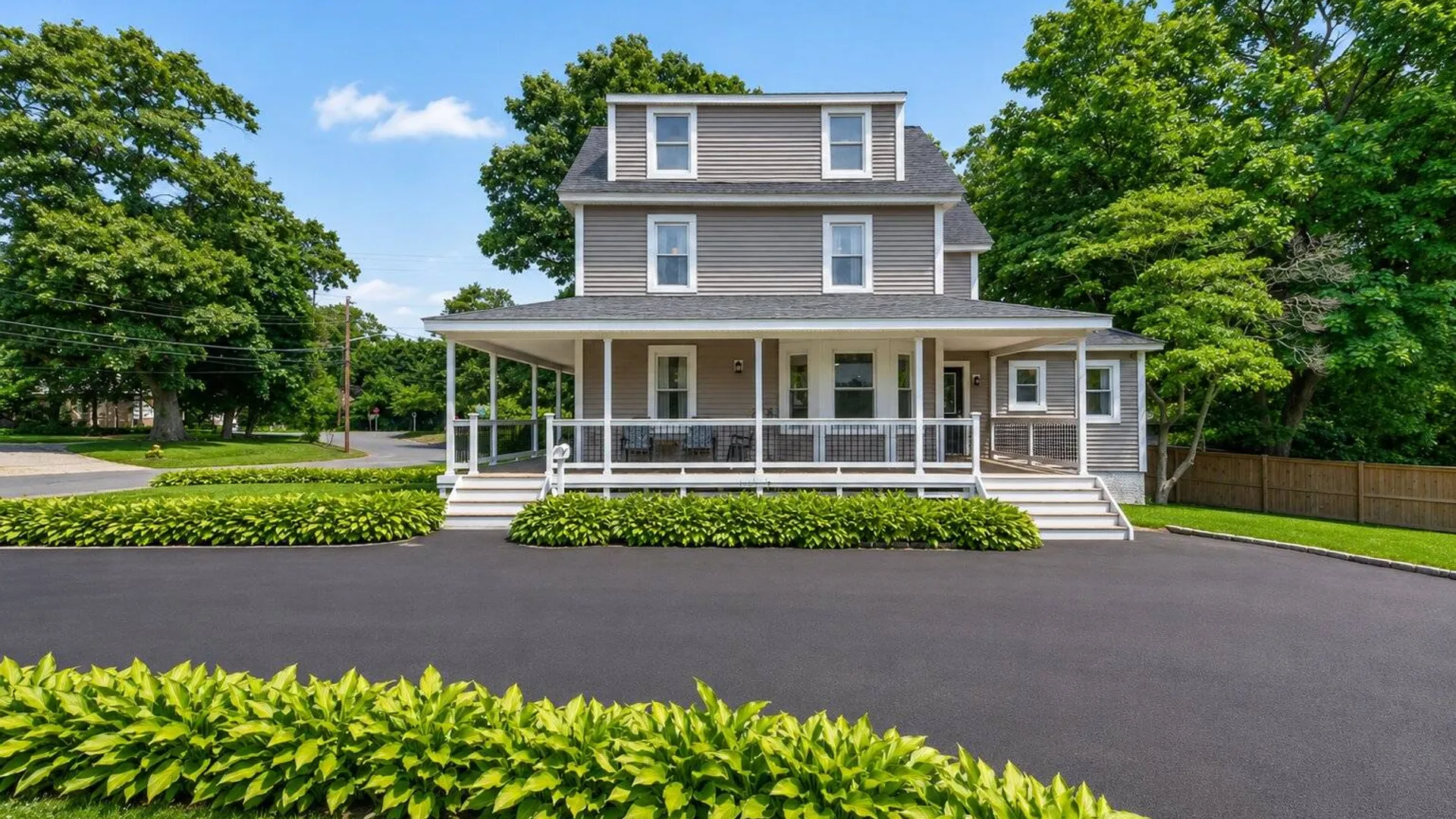 Property at 11 Gilbert St, Northport, NY 11768 34
