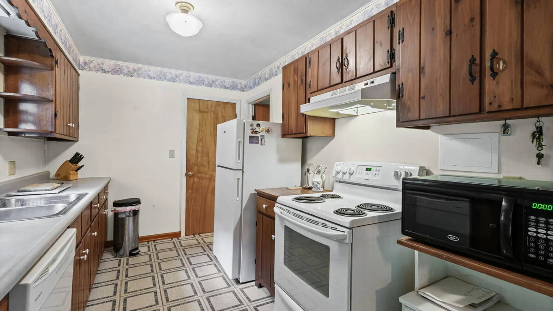Property at 24 Ellen Lane, Glenville, NY 12302 13