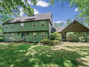 Property at 35 Lincoln Mall, Niskayuna, NY 12309