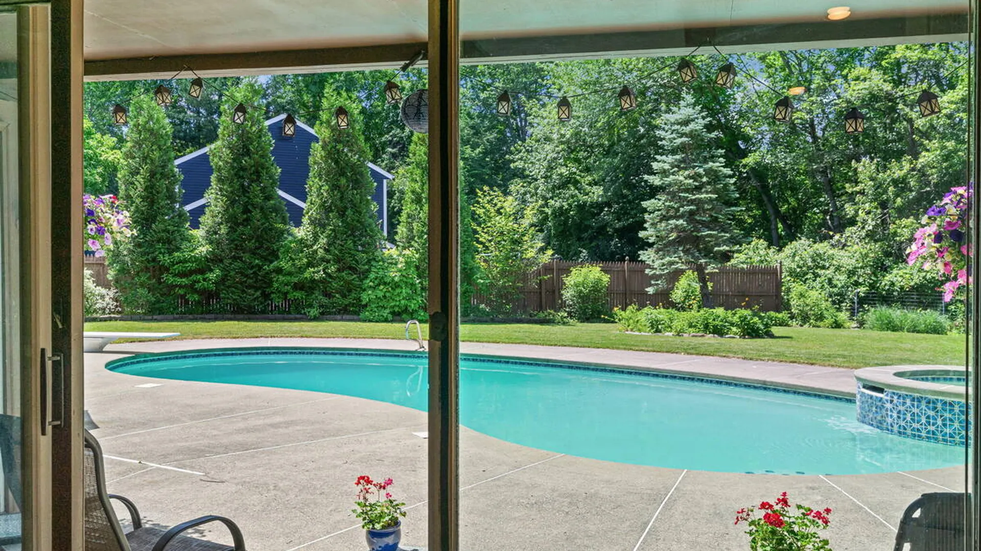 Property at 35 Lincoln Mall, Niskayuna, NY 12309 28