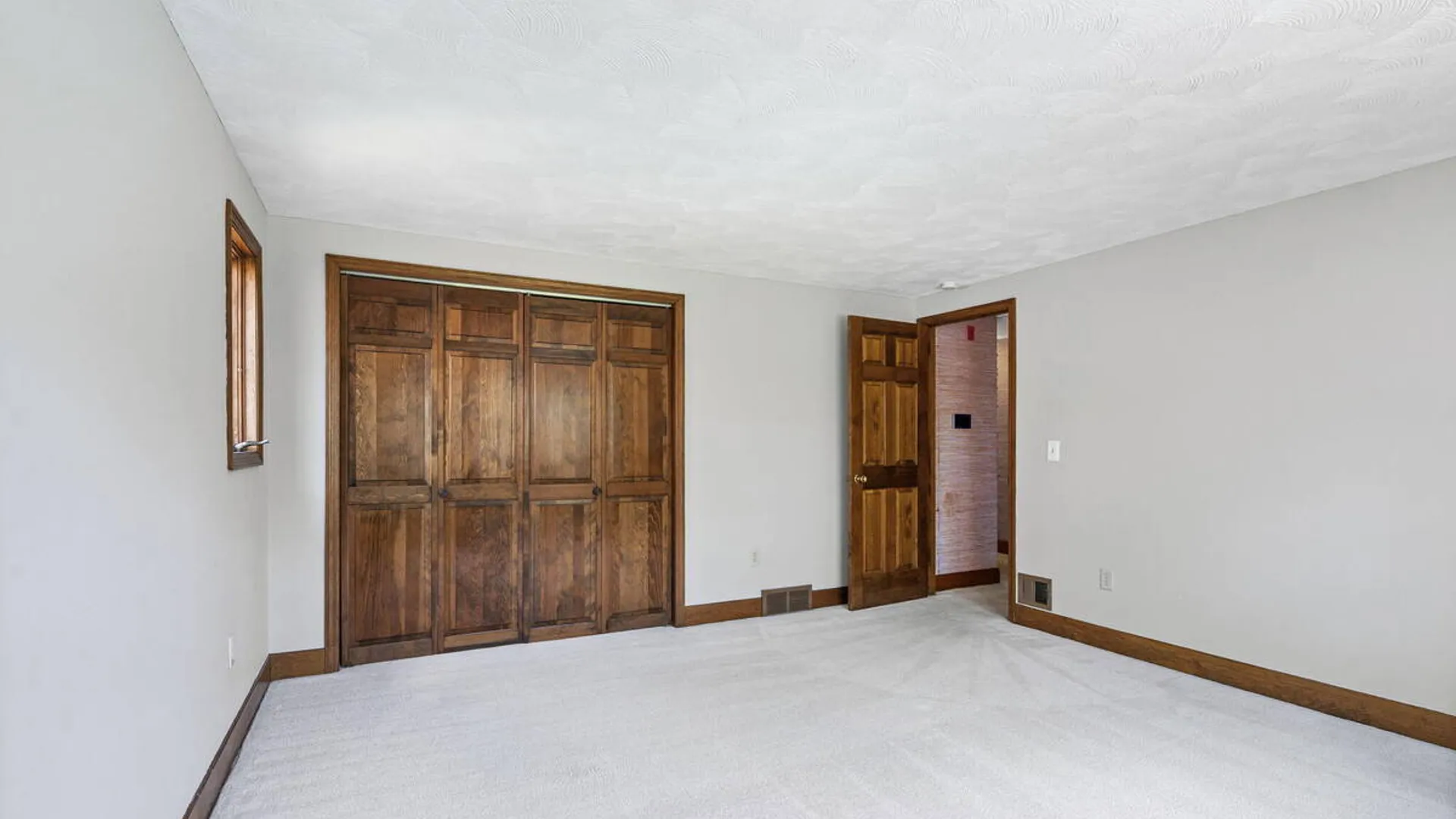 Property at 35 Lincoln Mall, Niskayuna, NY 12309 59