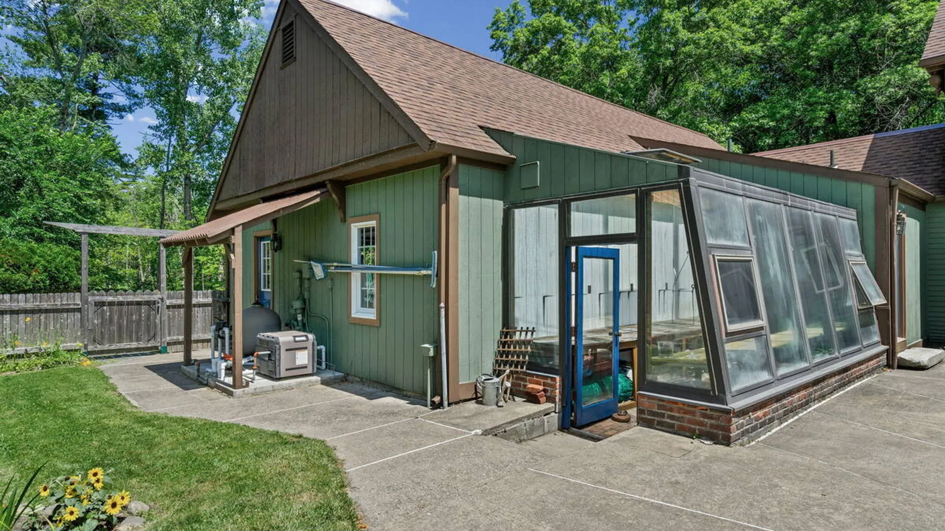 Property at 35 Lincoln Mall, Niskayuna, NY 12309 77