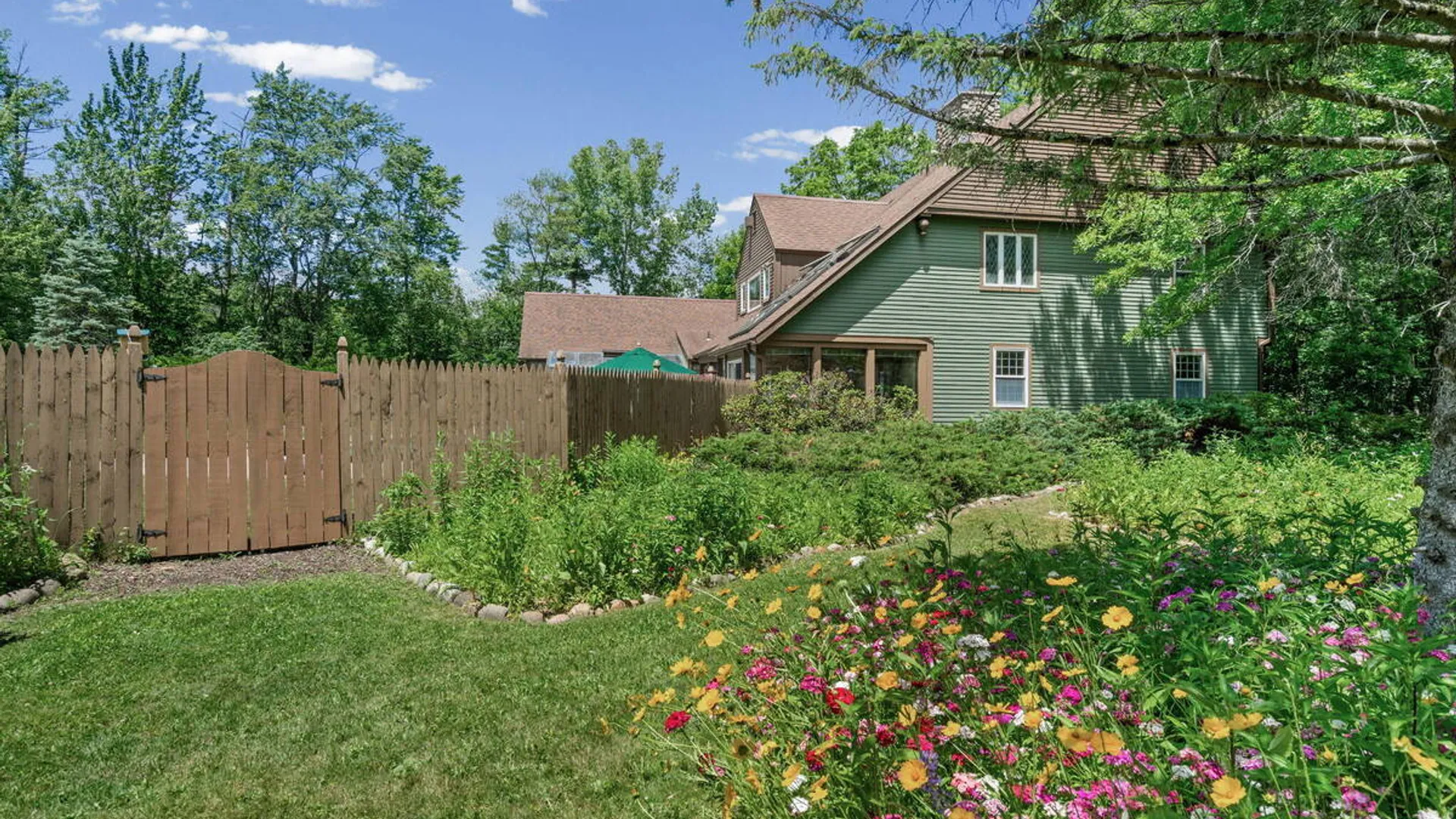 Property at 35 Lincoln Mall, Niskayuna, NY 12309 8