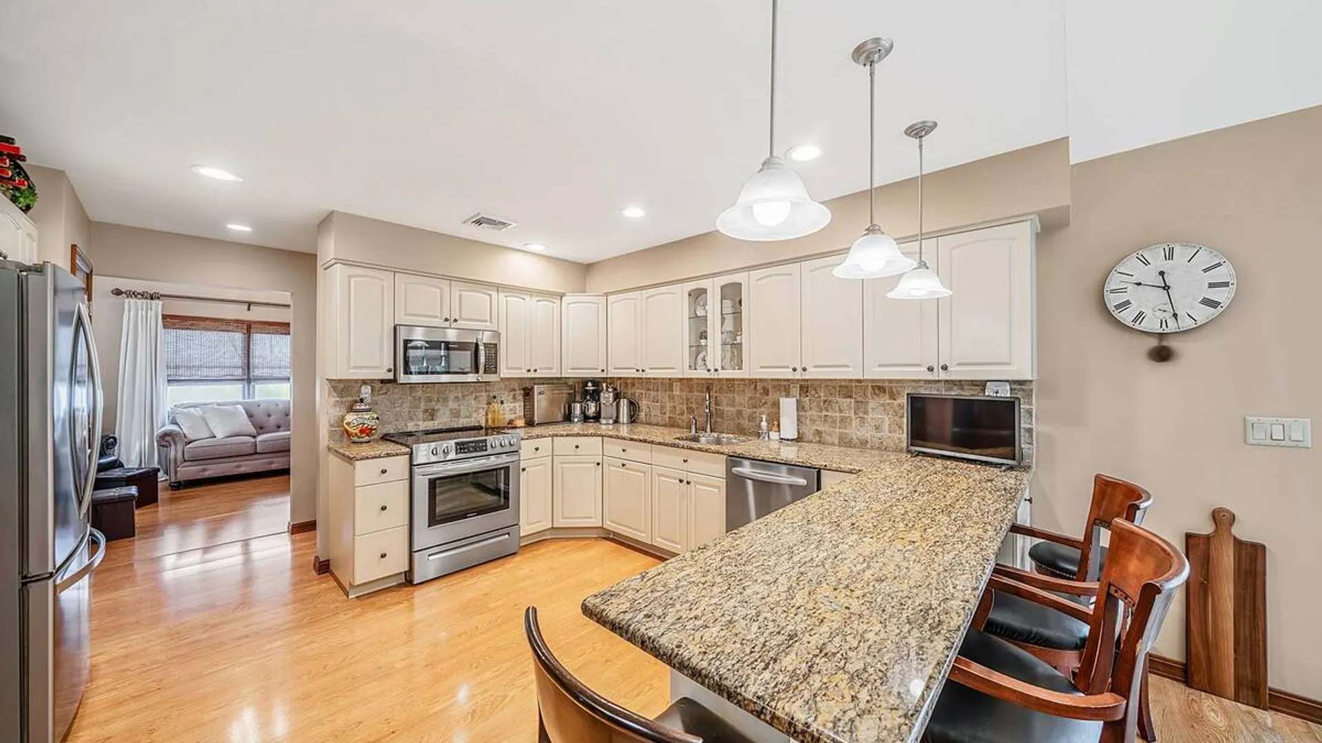 Property at 16 Lakecrest Lane, Ronkonkoma, NY 11779 12