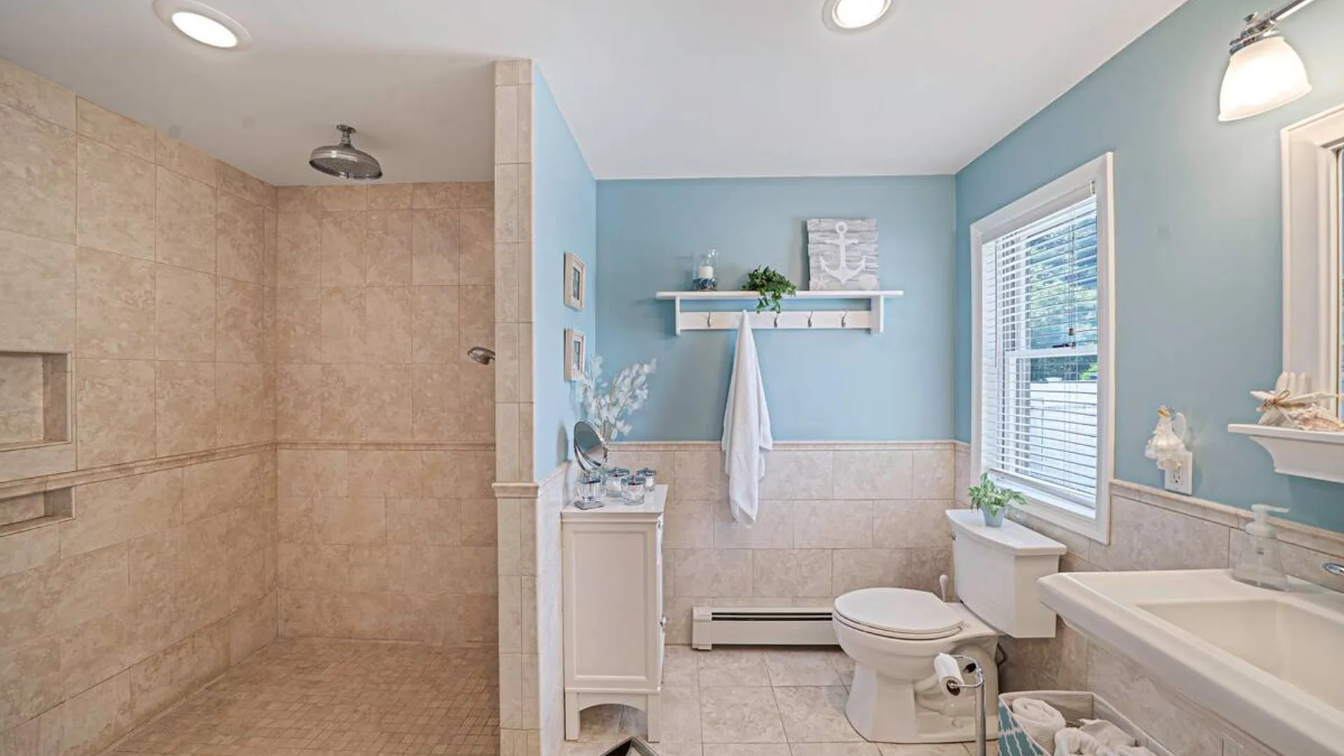 Property at 16 Lakecrest Lane, Ronkonkoma, NY 11779 29