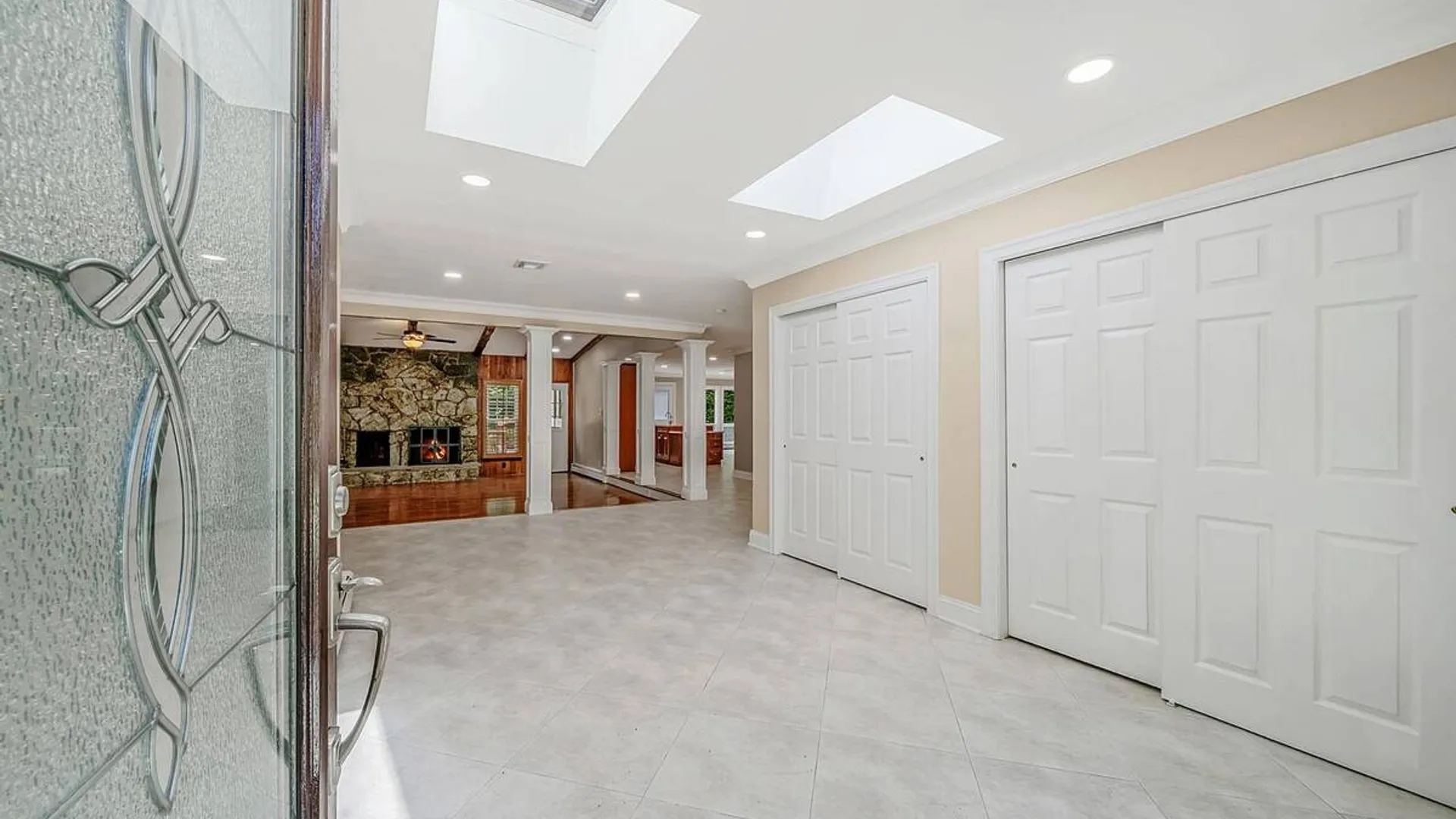 Property at 4 Durham Drive, Dix Hills, NY 11746 15